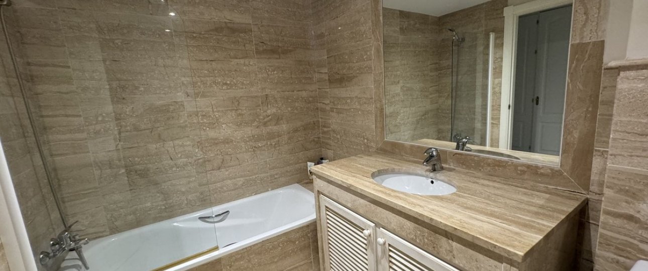 Rynek wtórny - apartment - Marbella - Guadalmina Baja