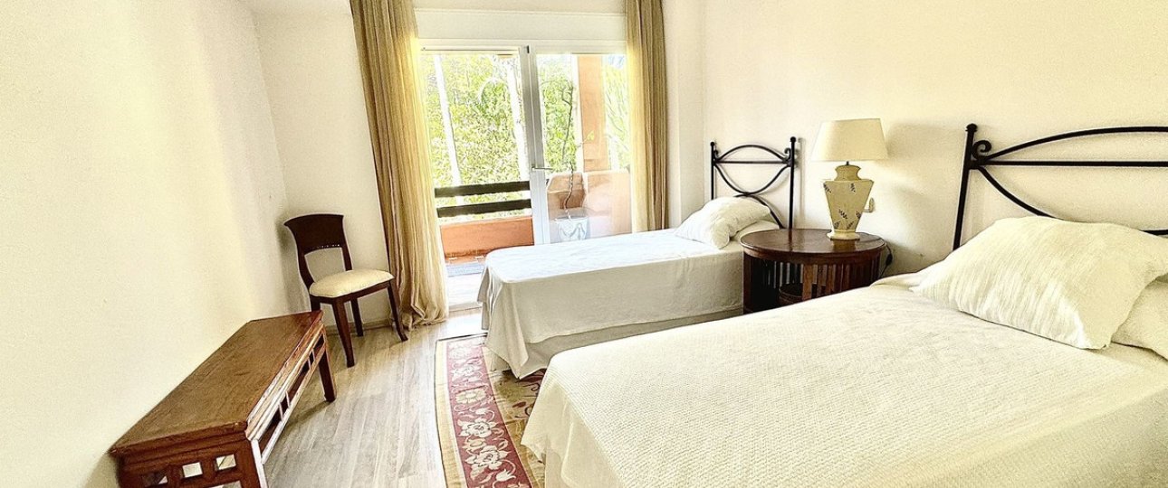 Rynek wtórny - apartment - Marbella - Guadalmina Baja