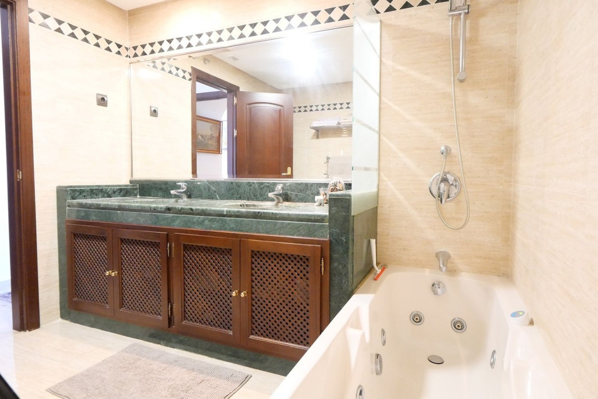 Rynek wtórny - apartment - Marbella - La Mairena