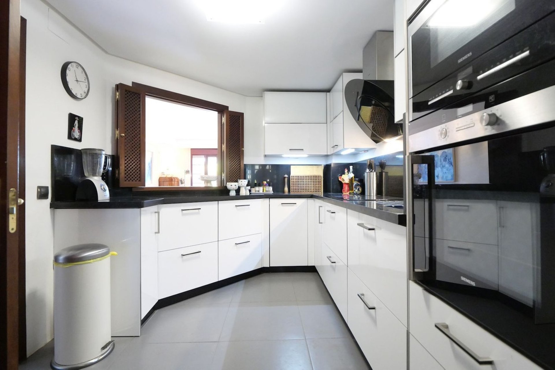 Rynek wtórny - apartment - Marbella - La Mairena