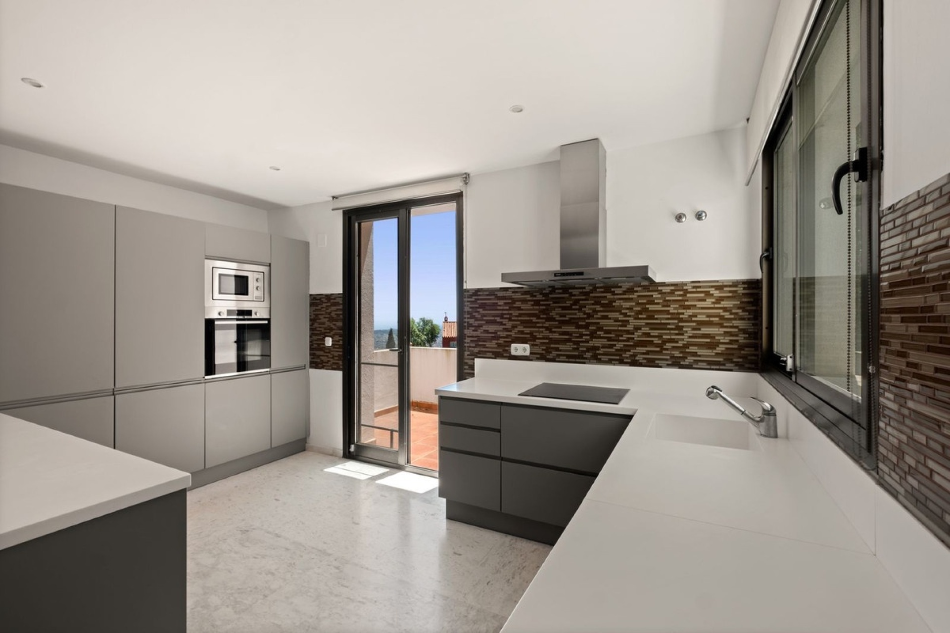 Rynek wtórny - apartment - Marbella - La Mairena