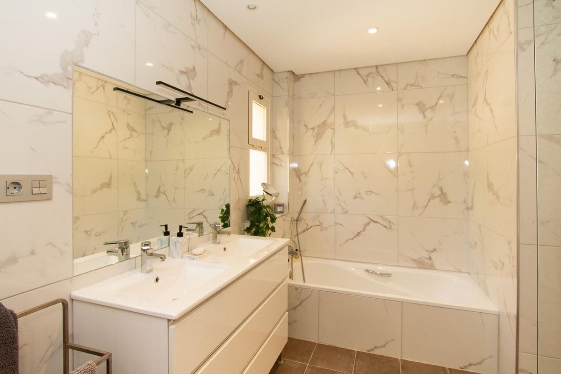 Rynek wtórny - apartment - Marbella - La Mairena