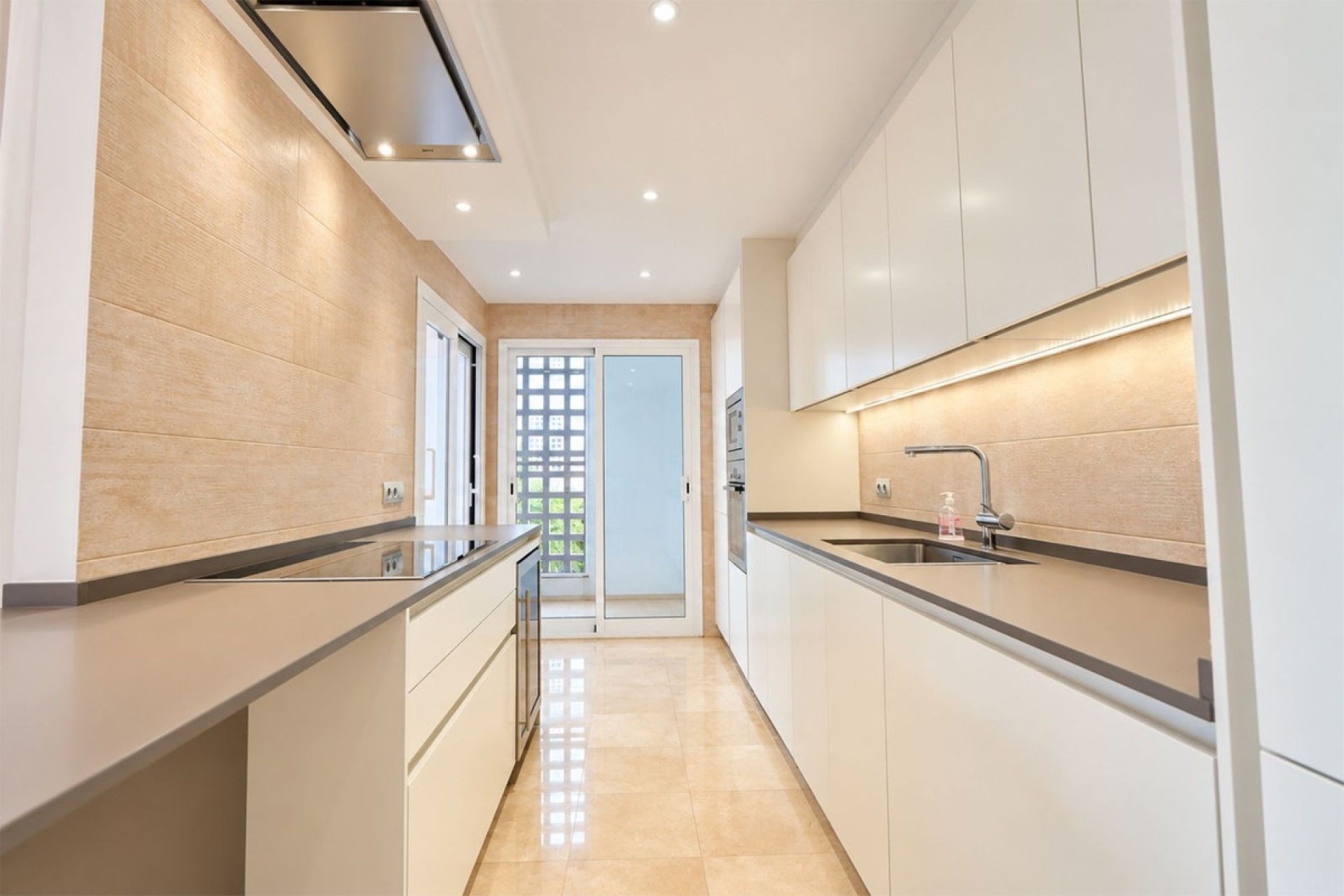 Rynek wtórny - apartment - Marbella - La Mairena