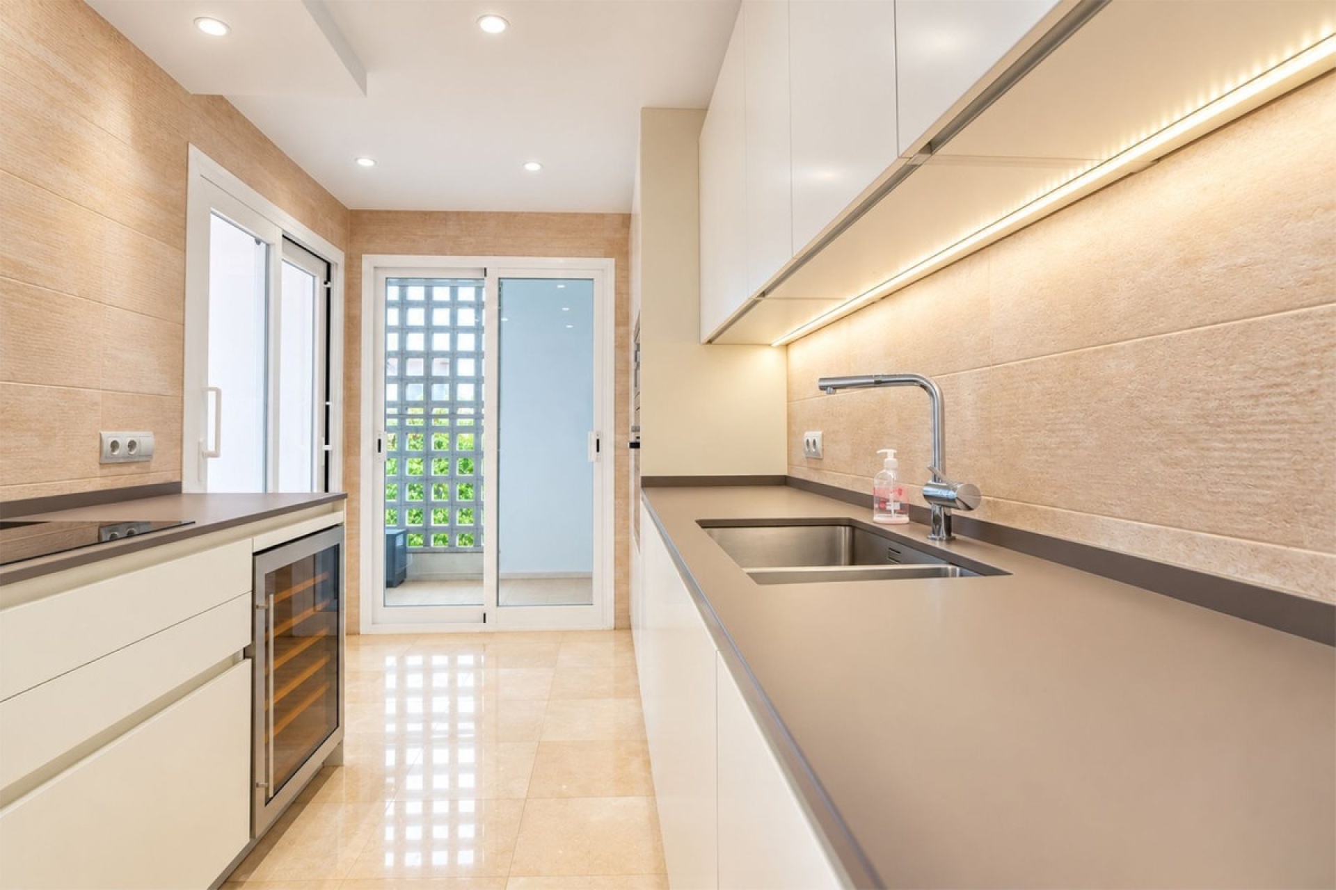 Rynek wtórny - apartment - Marbella - La Mairena