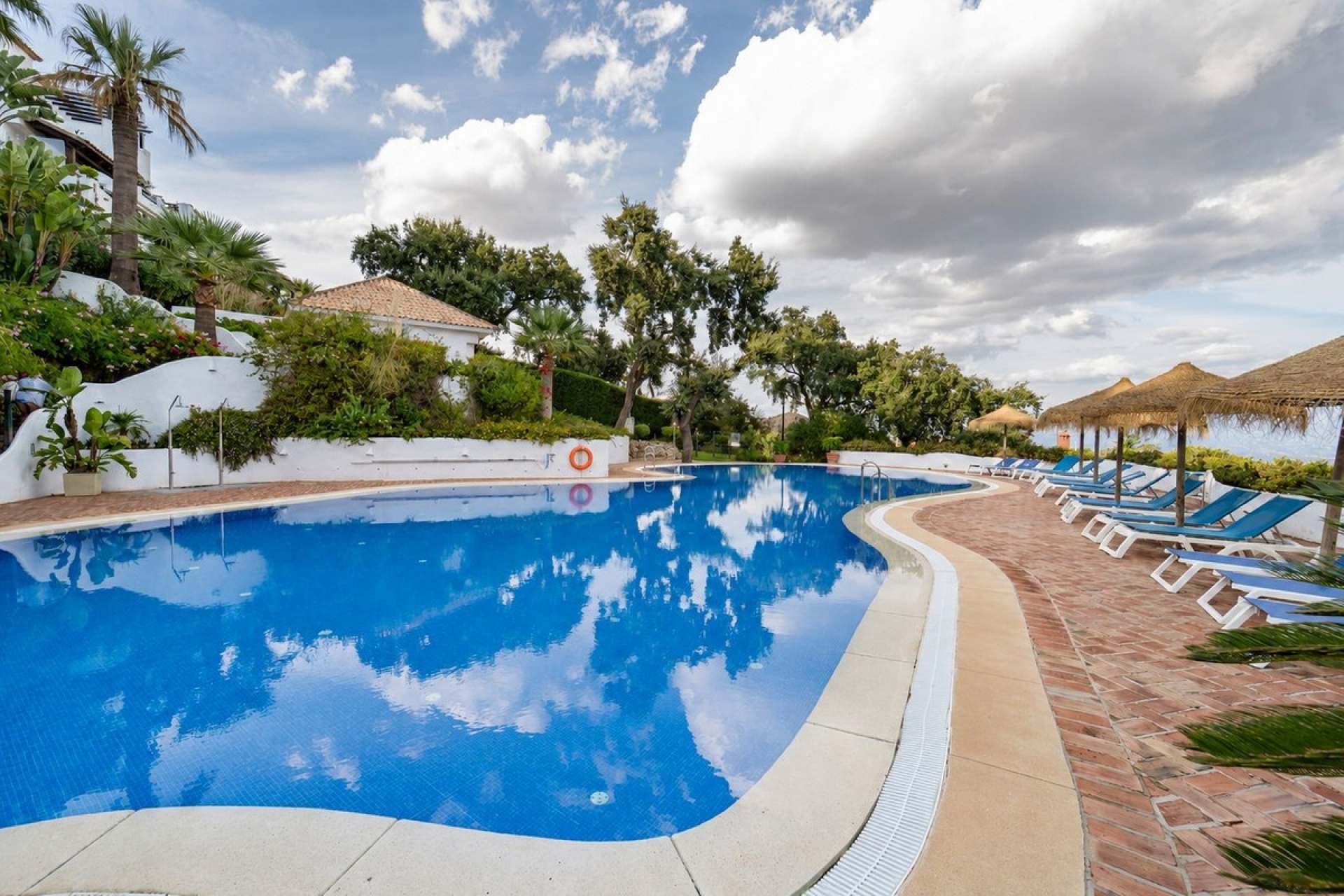 Rynek wtórny - apartment - Marbella - La Mairena