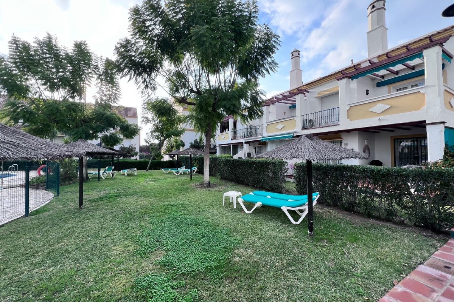 Rynek wtórny - apartment - Marbella - Las Chapas