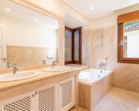 Rynek wtórny - apartment - Marbella - Los Monteros