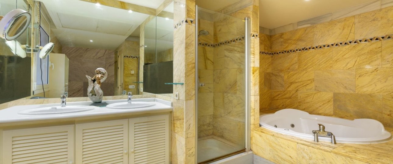 Rynek wtórny - apartment - Marbella - Nueva Andalucía
