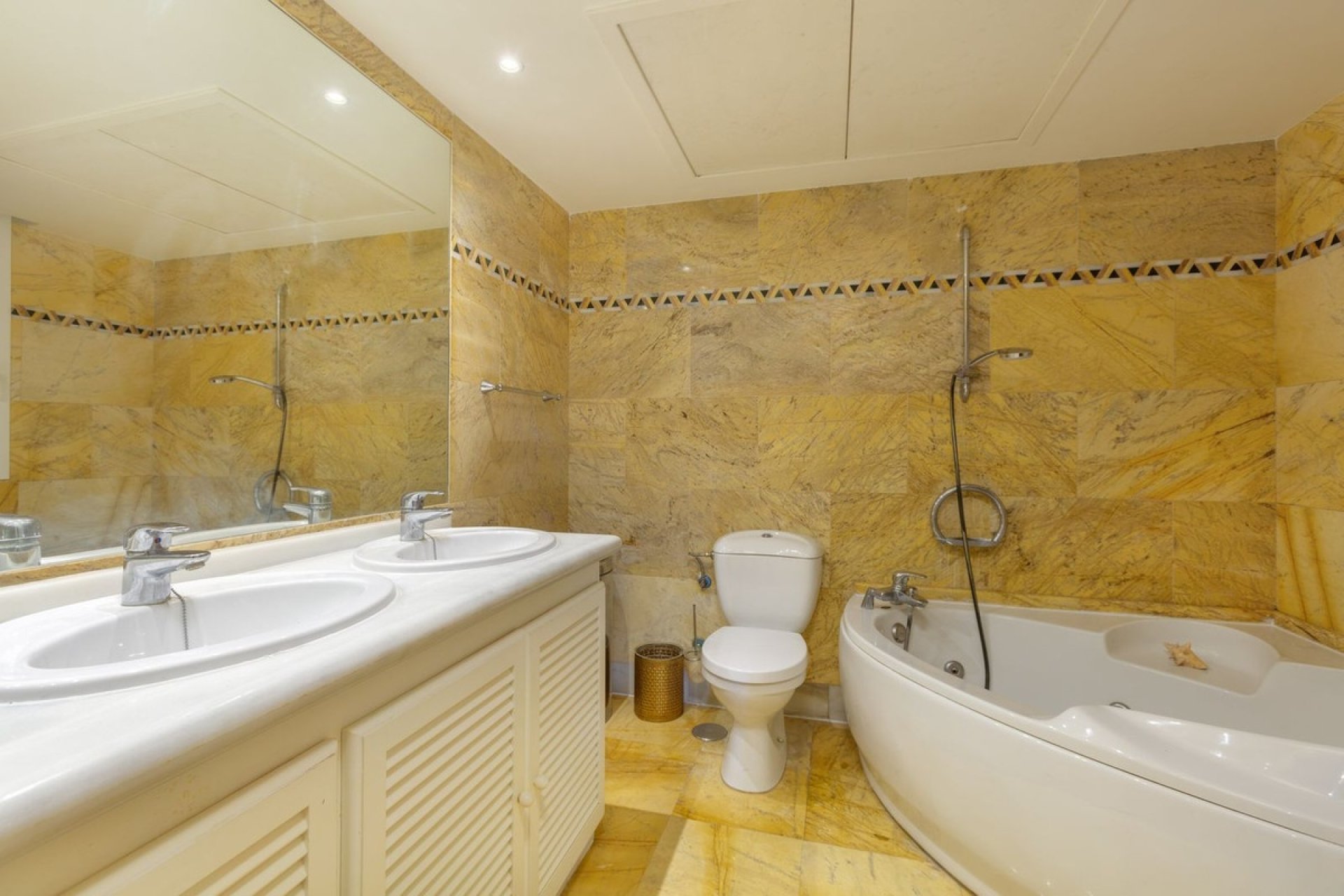 Rynek wtórny - apartment - Marbella - Nueva Andalucía