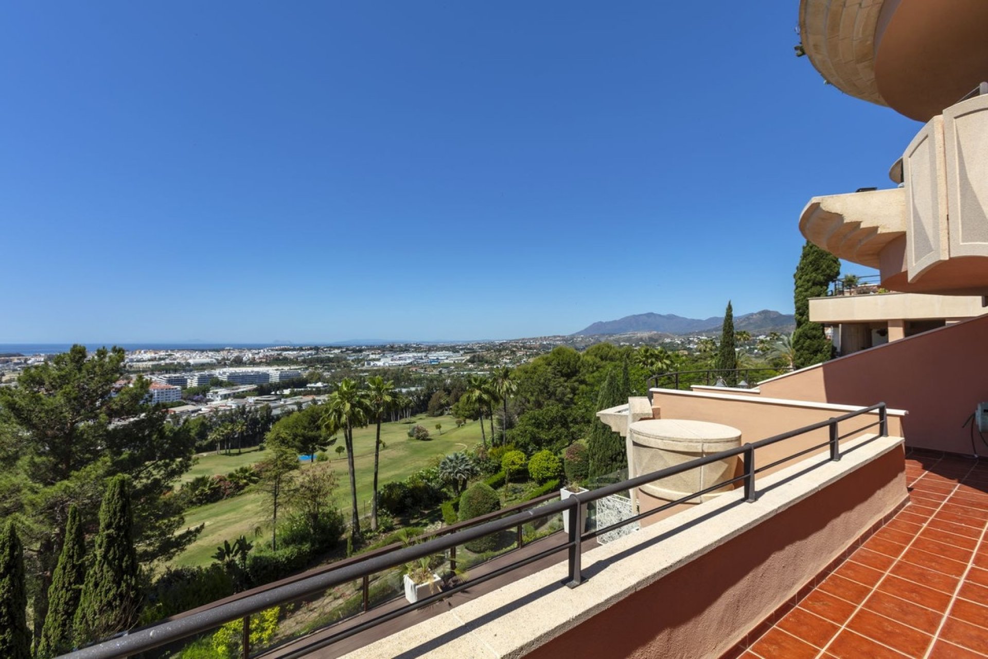 Rynek wtórny - apartment - Marbella - Nueva Andalucía