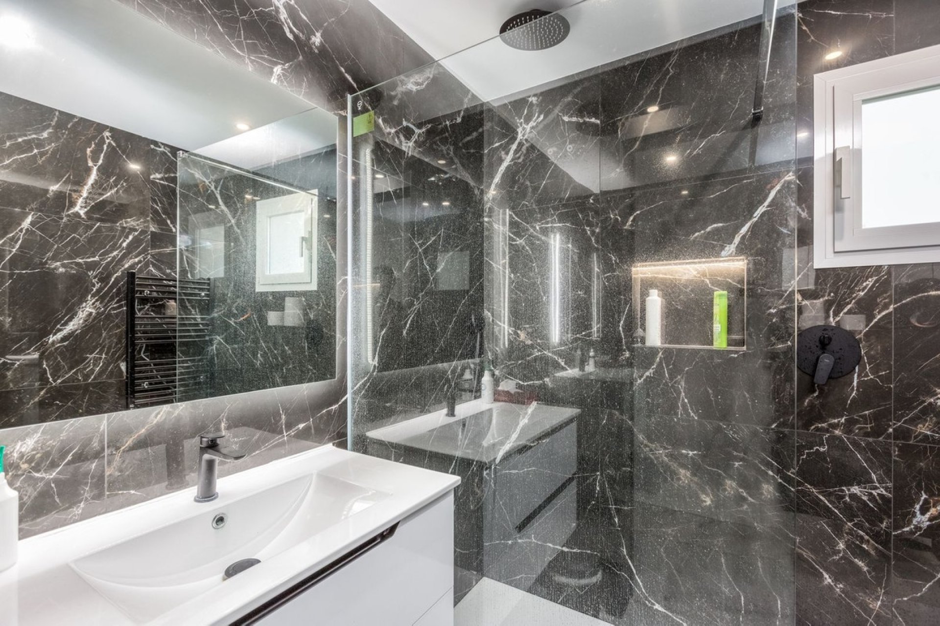 Rynek wtórny - apartment - Marbella - Nueva Andalucía