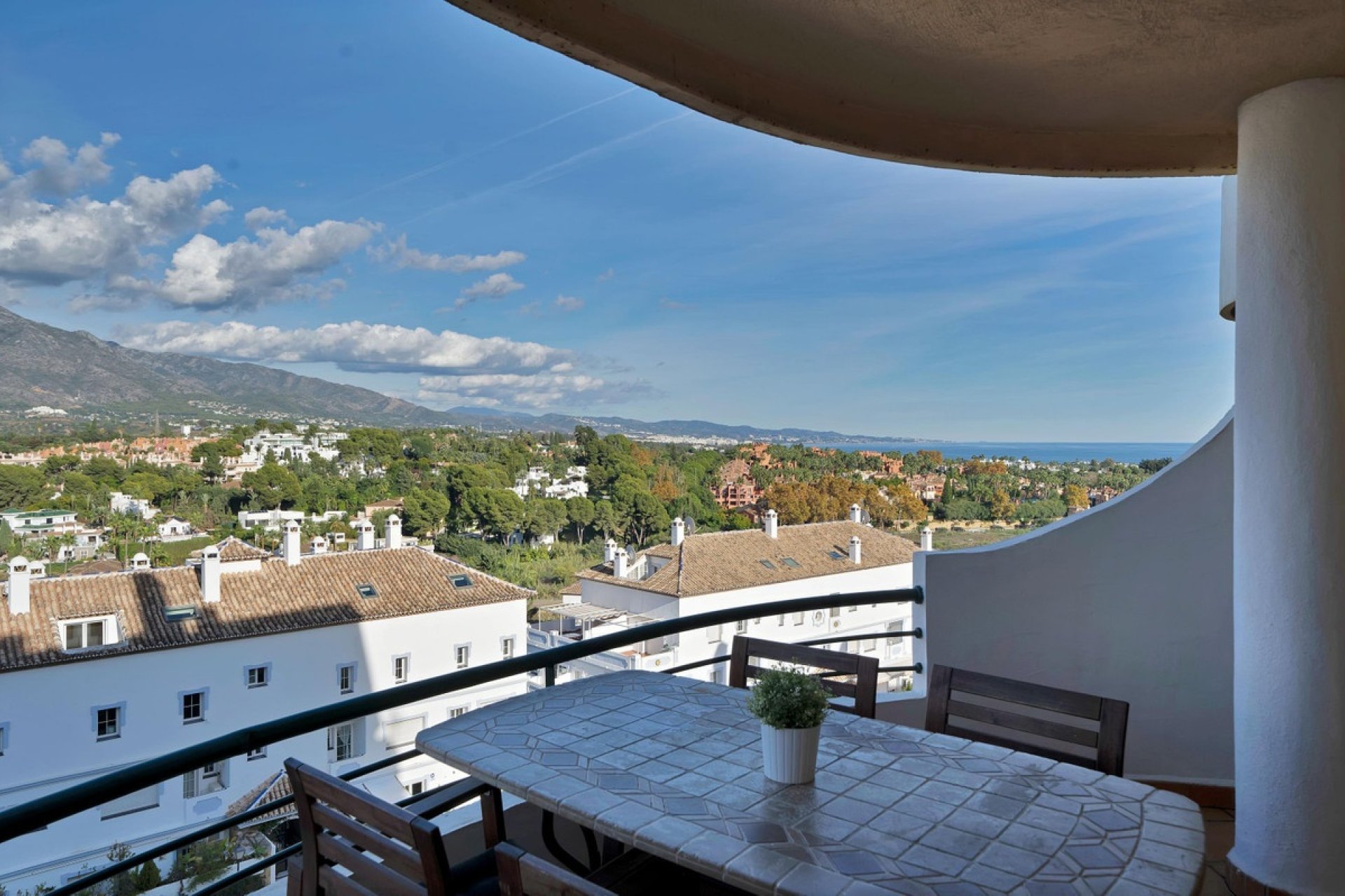 Rynek wtórny - apartment - Marbella - Nueva Andalucía