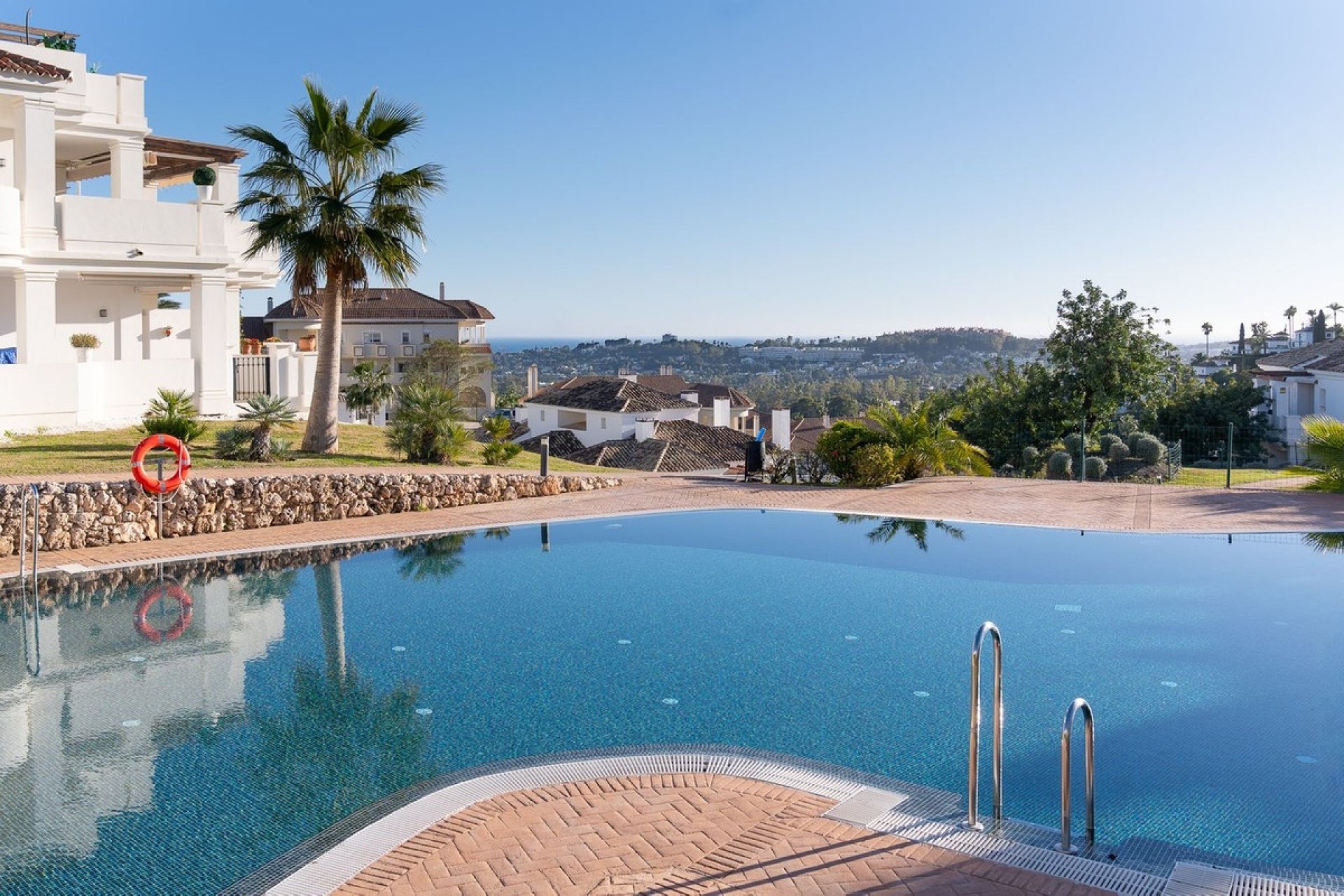 Rynek wtórny - apartment - Marbella - Nueva Andalucía