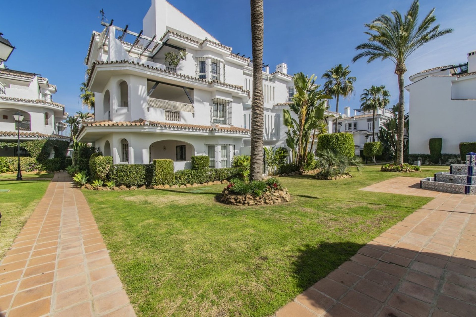 Rynek wtórny - apartment - Marbella - Nueva Andalucía