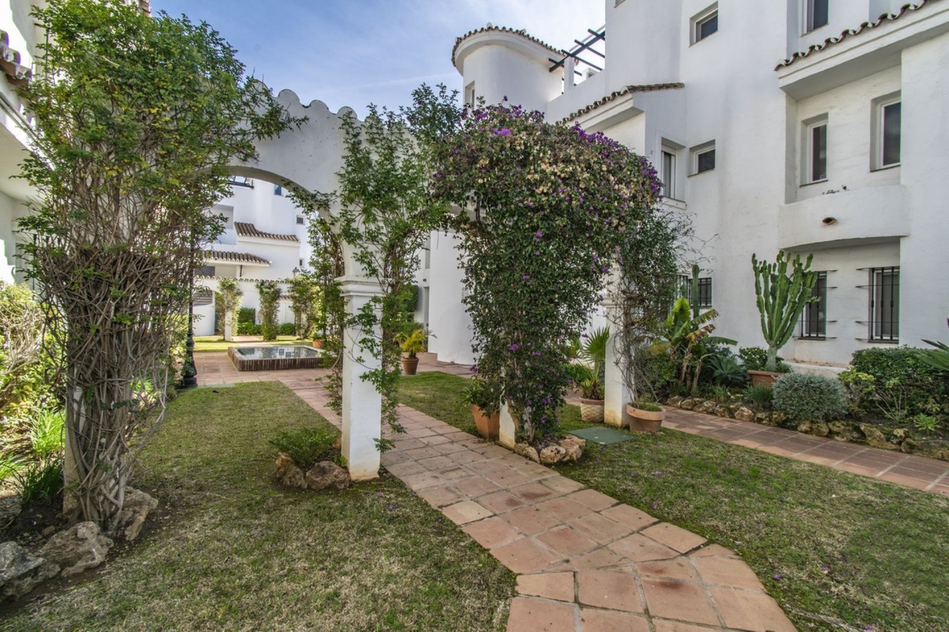 Rynek wtórny - apartment - Marbella - Nueva Andalucía