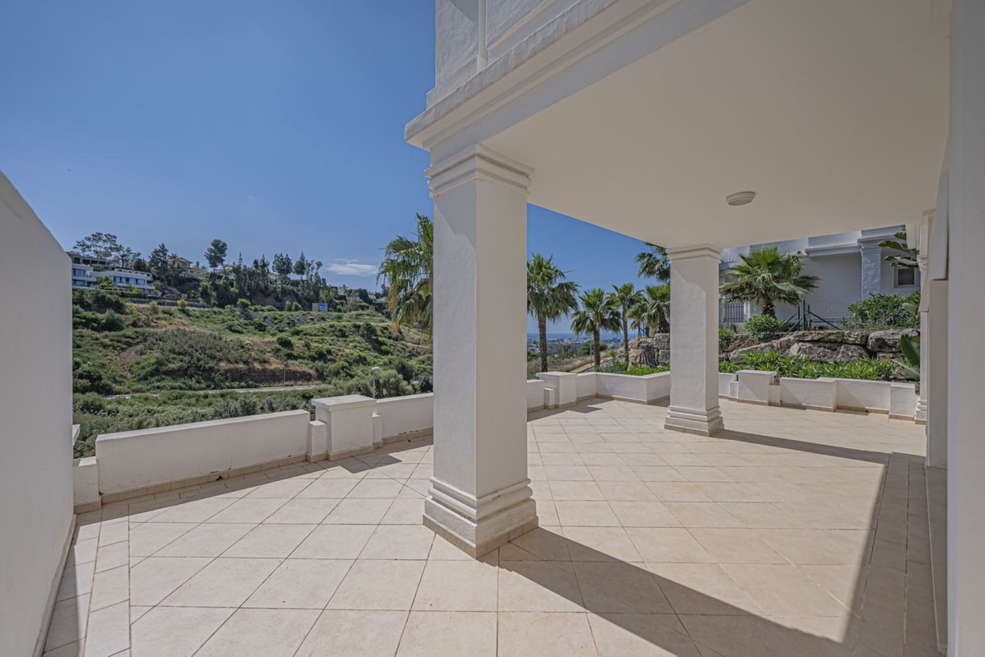 Rynek wtórny - apartment - Marbella - Nueva Andalucía