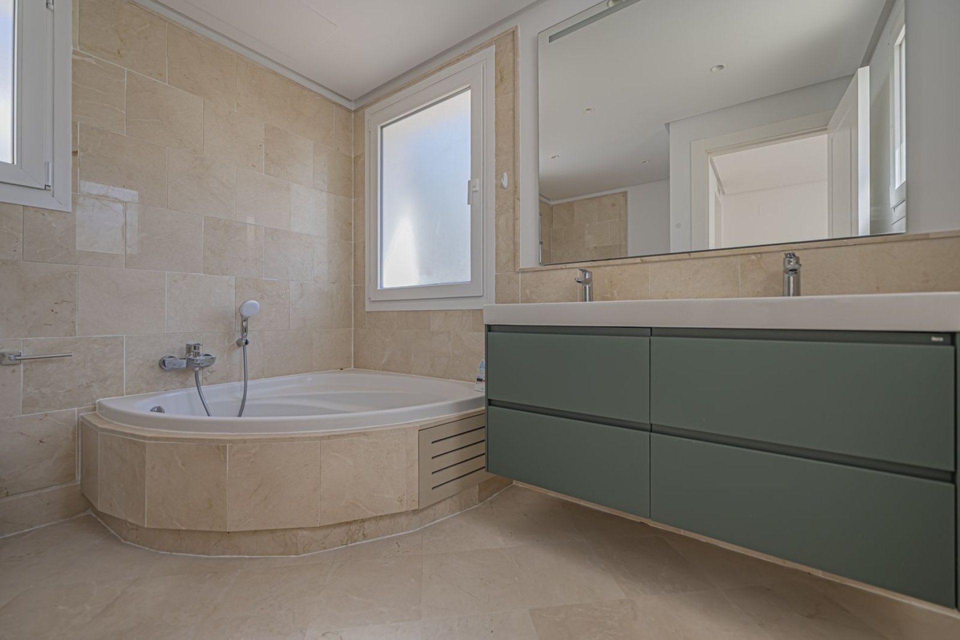 Rynek wtórny - apartment - Marbella - Nueva Andalucía