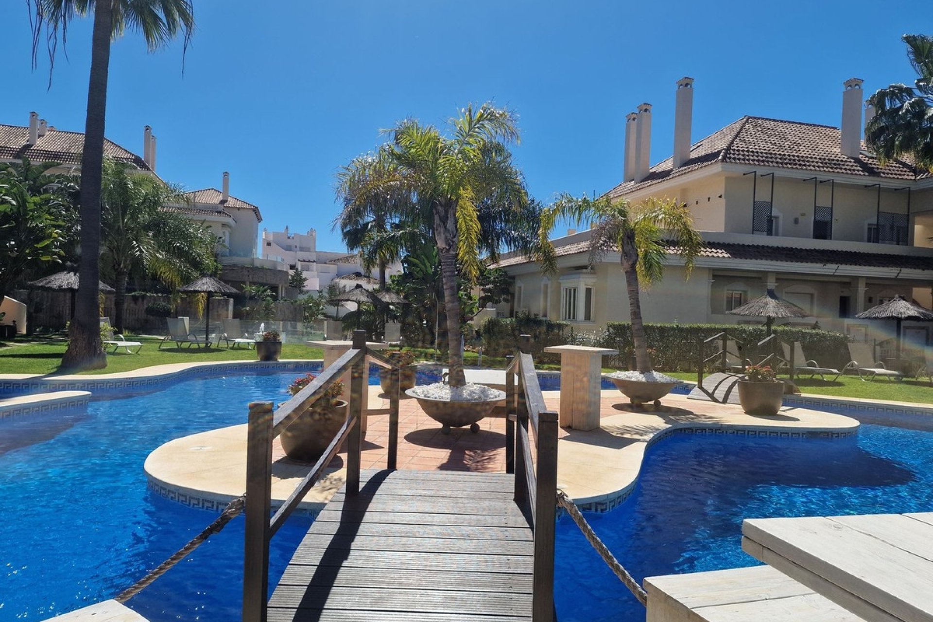 Rynek wtórny - apartment - Marbella - Nueva Andalucía