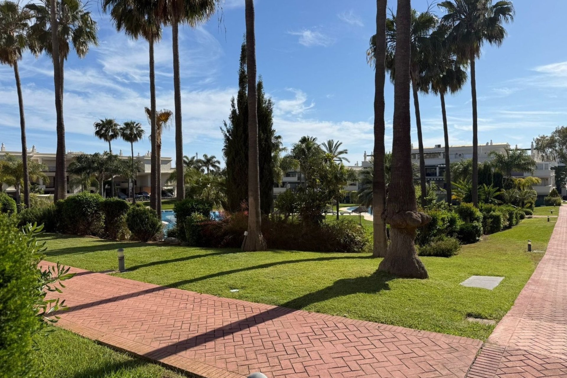 Rynek wtórny - apartment - Marbella - Nueva Andalucía
