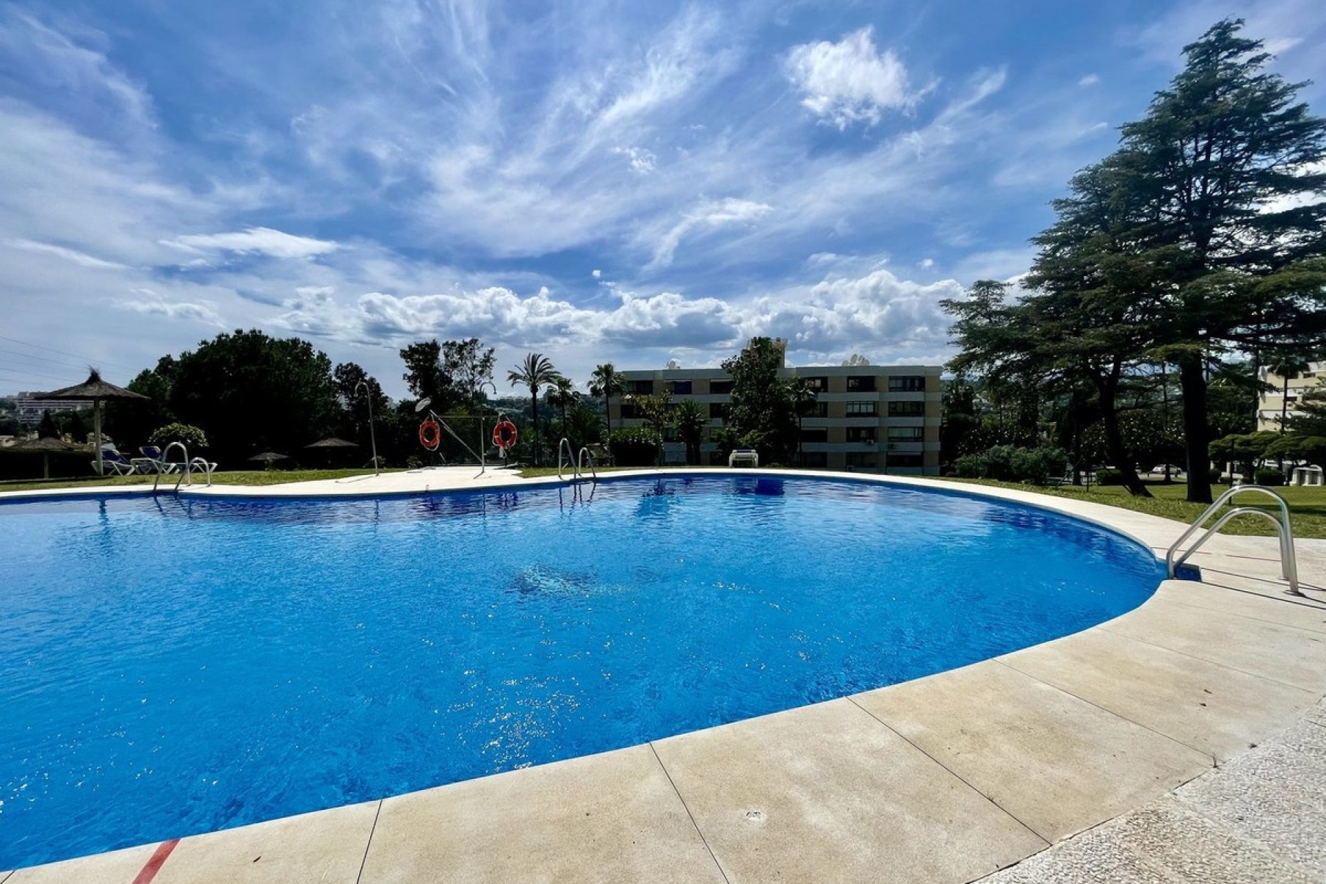Rynek wtórny - apartment - Marbella - Nueva Andalucía