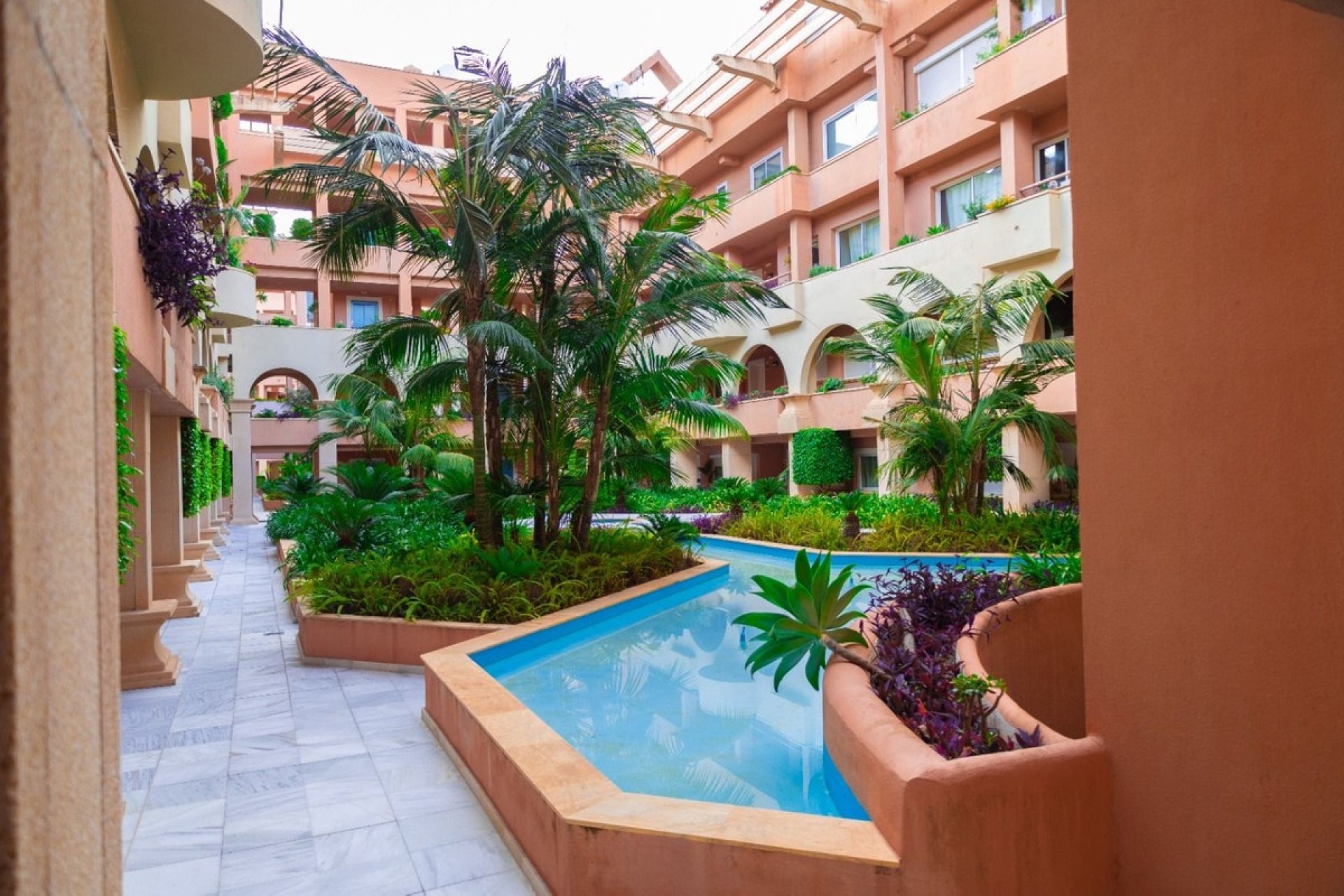Rynek wtórny - apartment - Marbella - Nueva Andalucía