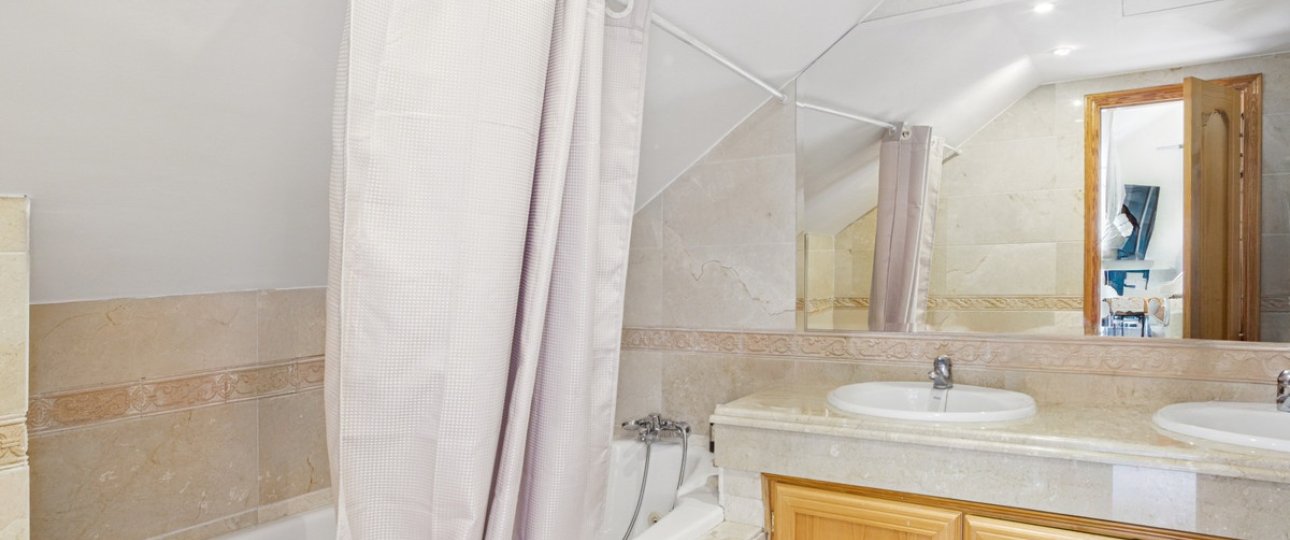 Rynek wtórny - apartment - Marbella - Nueva Andalucía