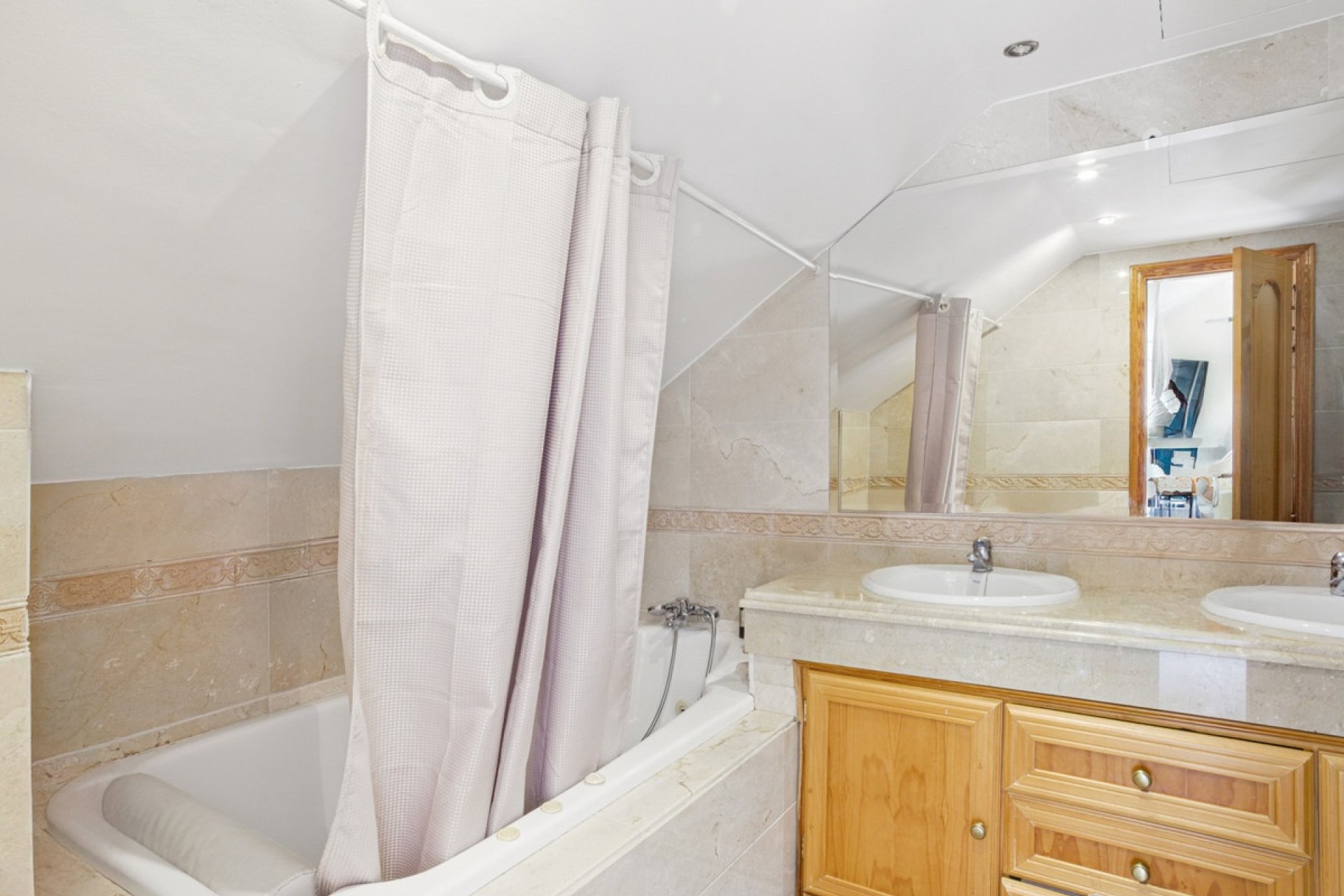 Rynek wtórny - apartment - Marbella - Nueva Andalucía