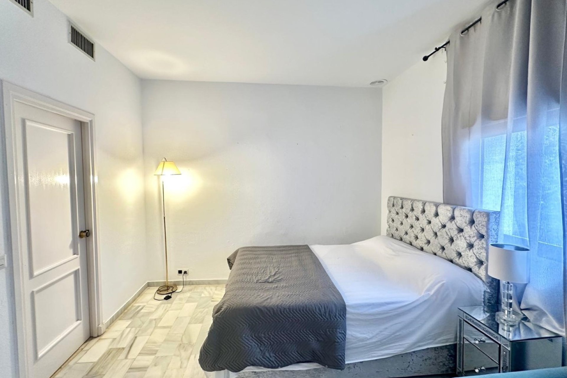 Rynek wtórny - apartment - Marbella - Nueva Andalucía