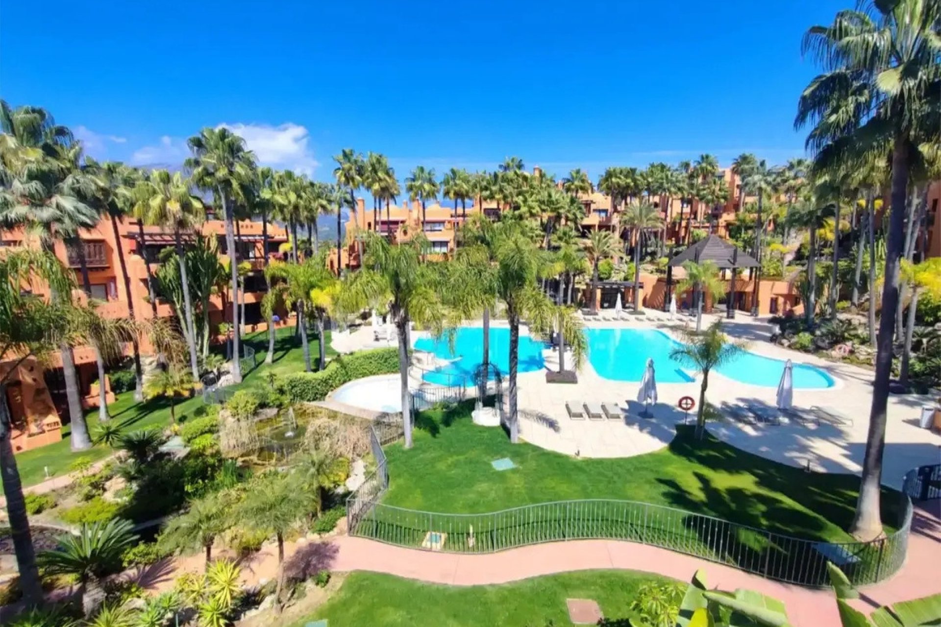 Rynek wtórny - apartment - Marbella - Nueva Andalucía