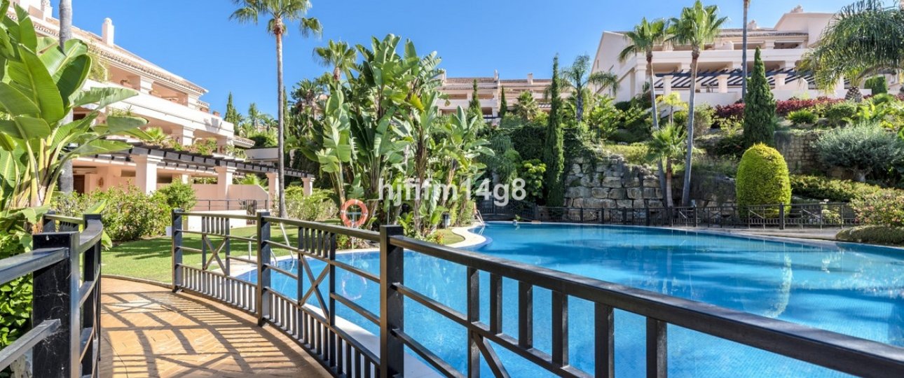 Rynek wtórny - apartment - Marbella - Nueva Andalucía