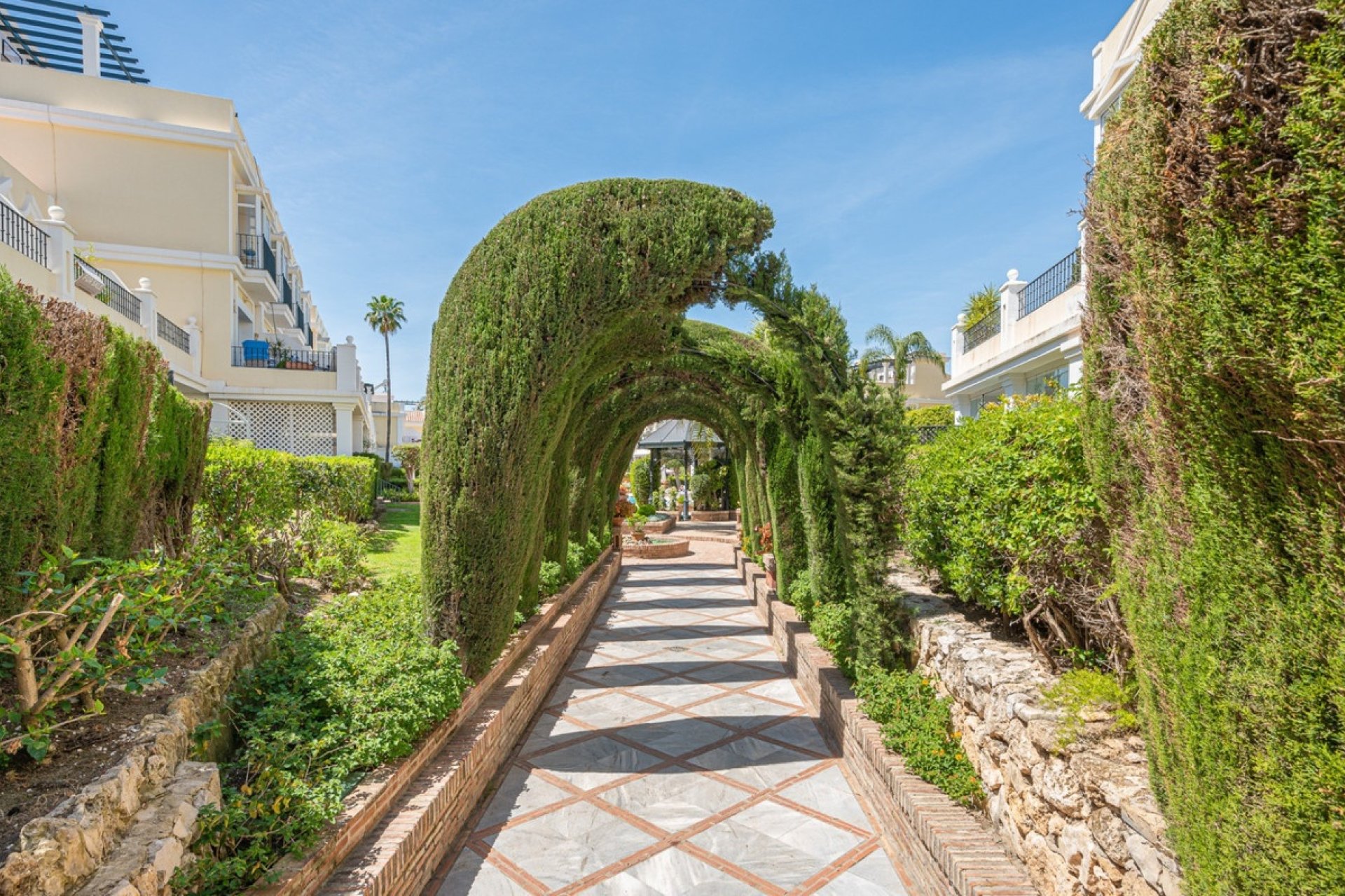 Rynek wtórny - apartment - Marbella - Nueva Andalucía