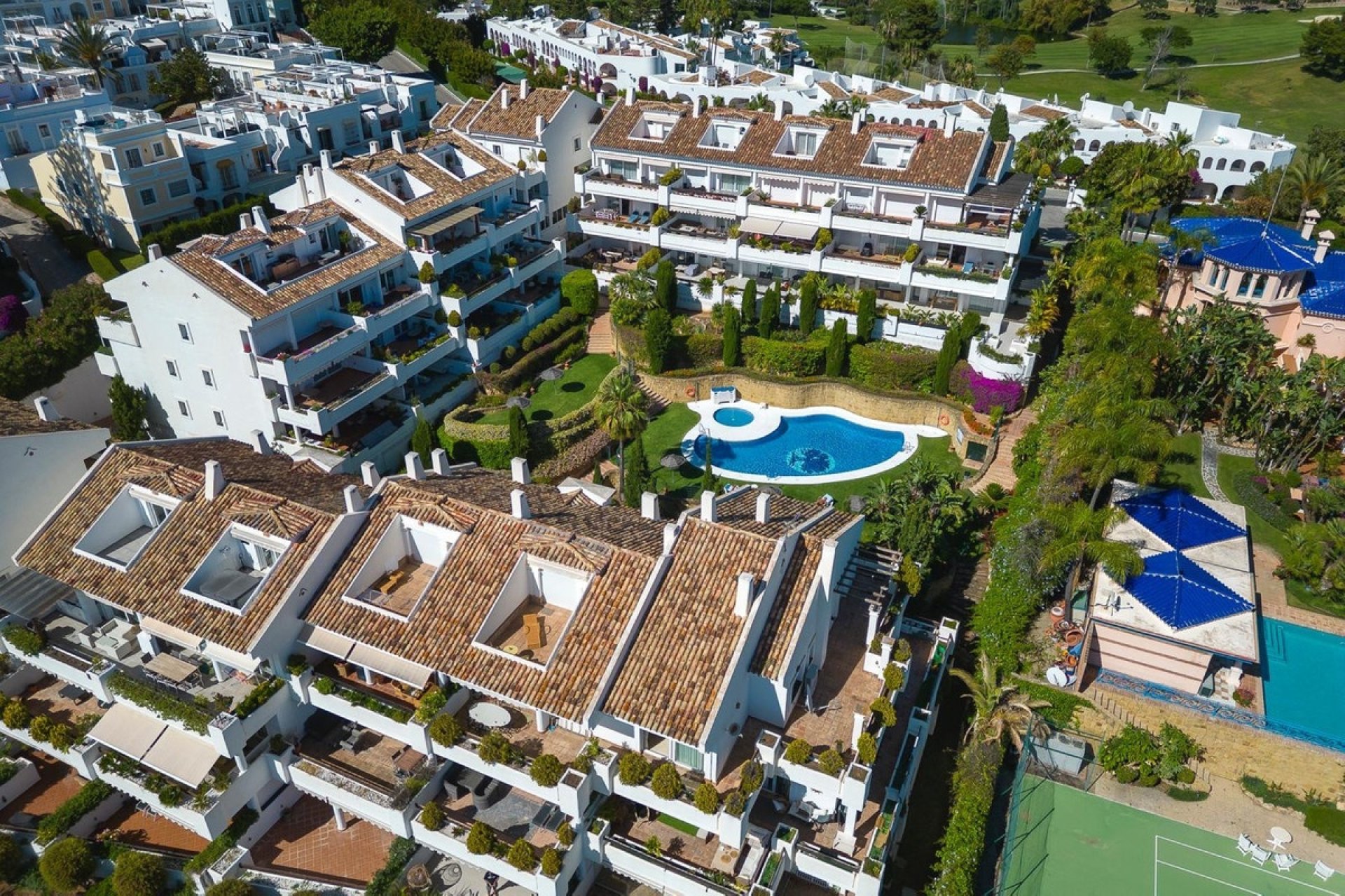 Rynek wtórny - apartment - Marbella - Nueva Andalucía
