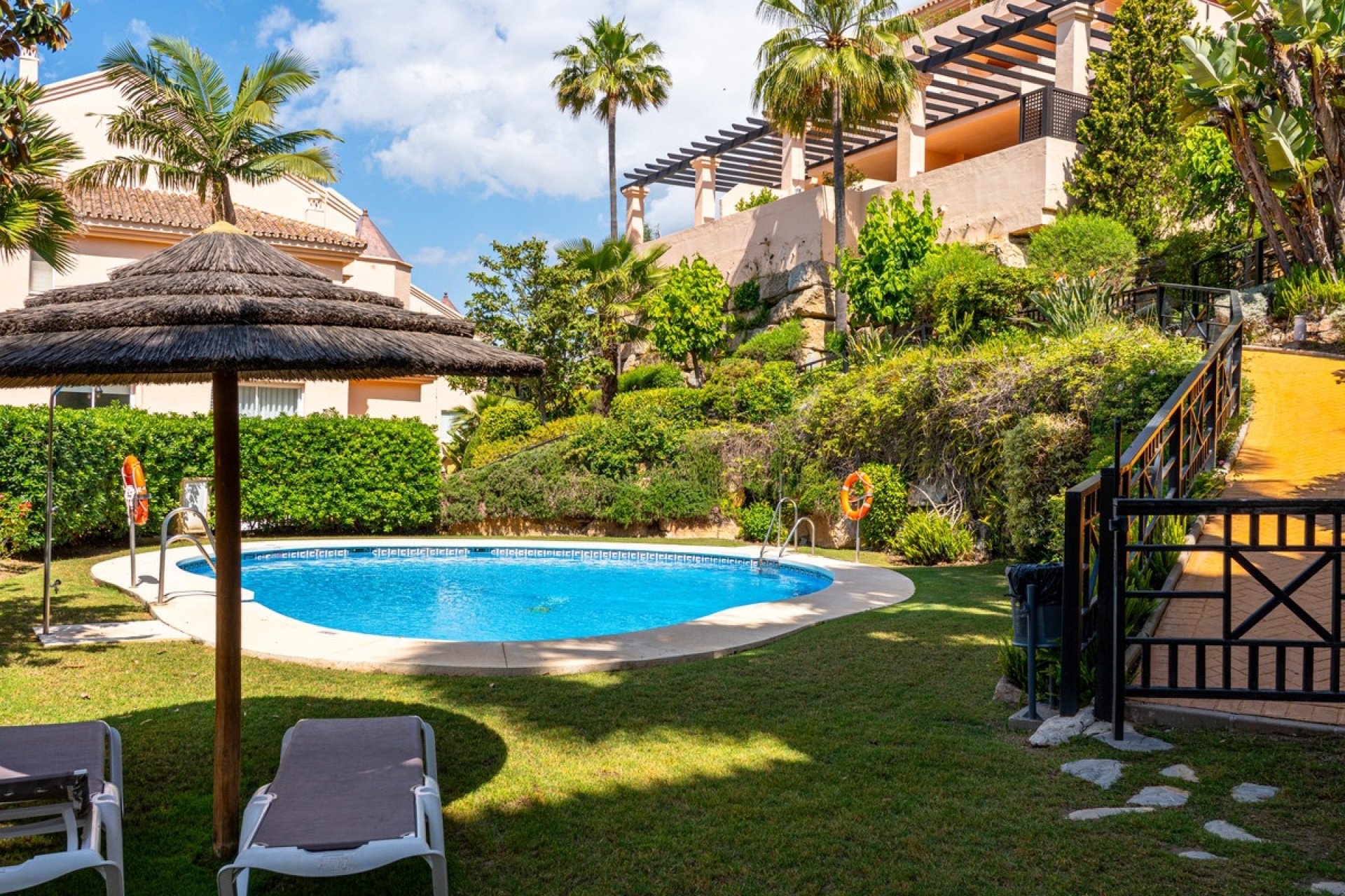 Rynek wtórny - apartment - Marbella - Nueva Andalucía