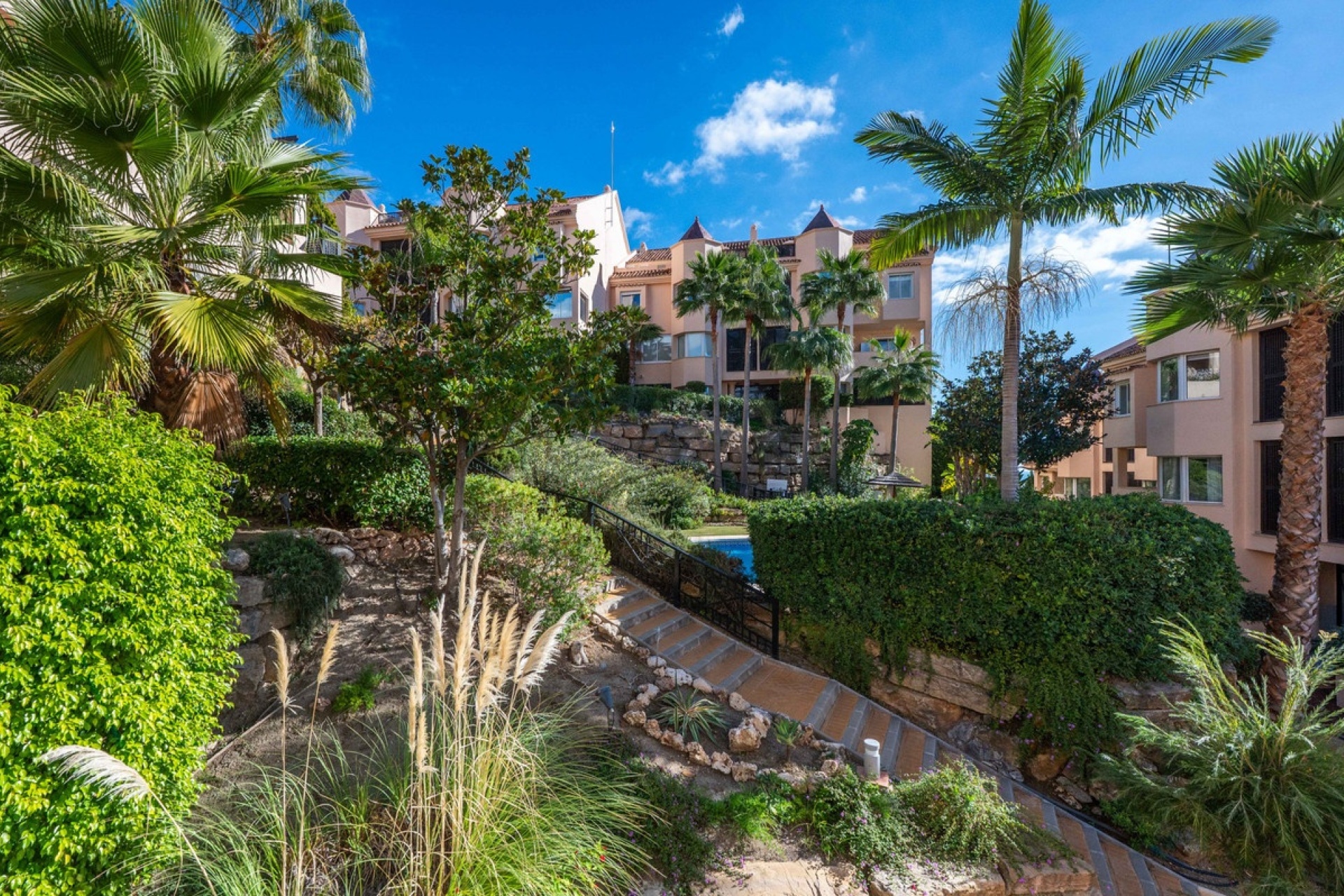 Rynek wtórny - apartment - Marbella - Nueva Andalucía