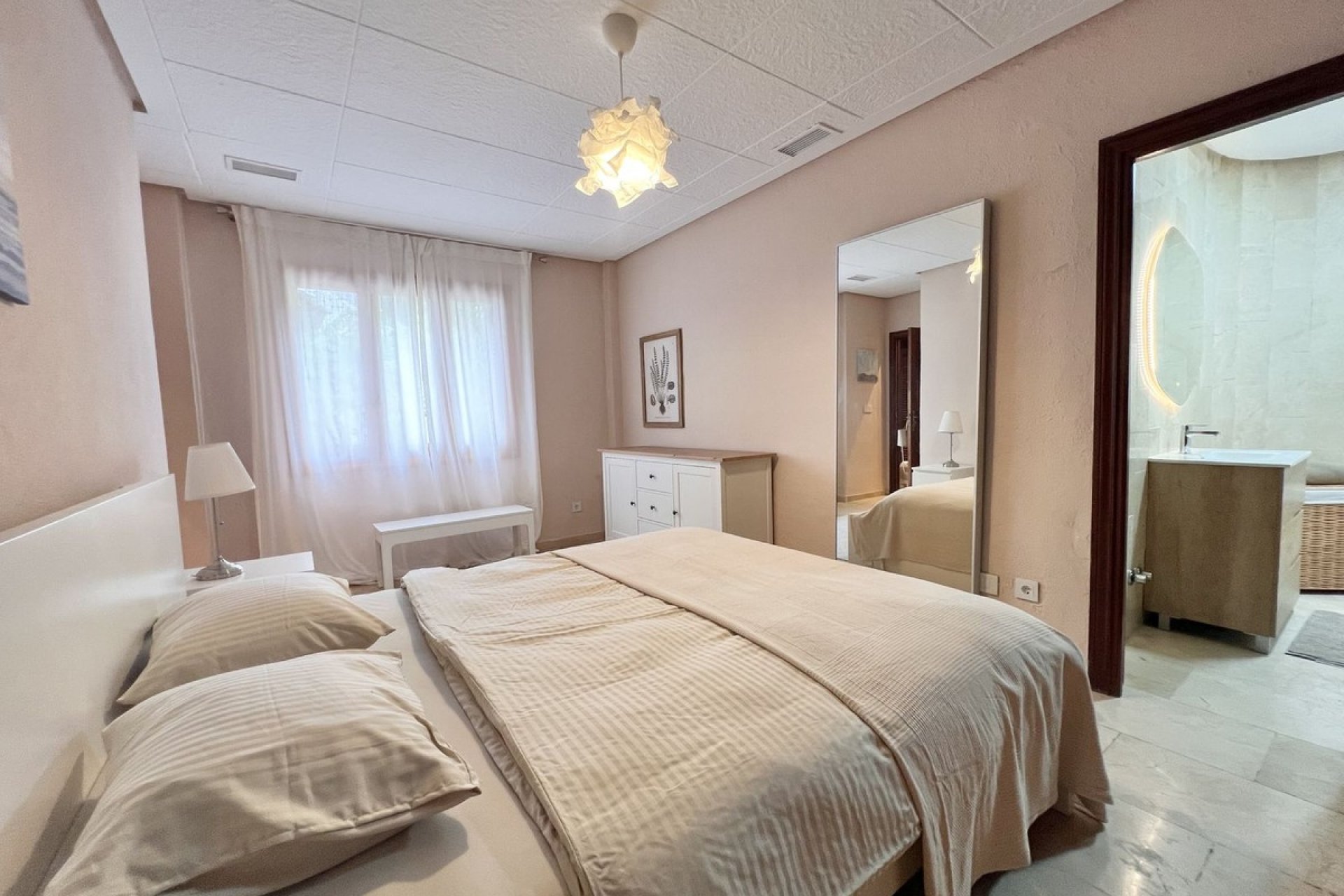 Rynek wtórny - apartment - Marbella - Nueva Andalucía