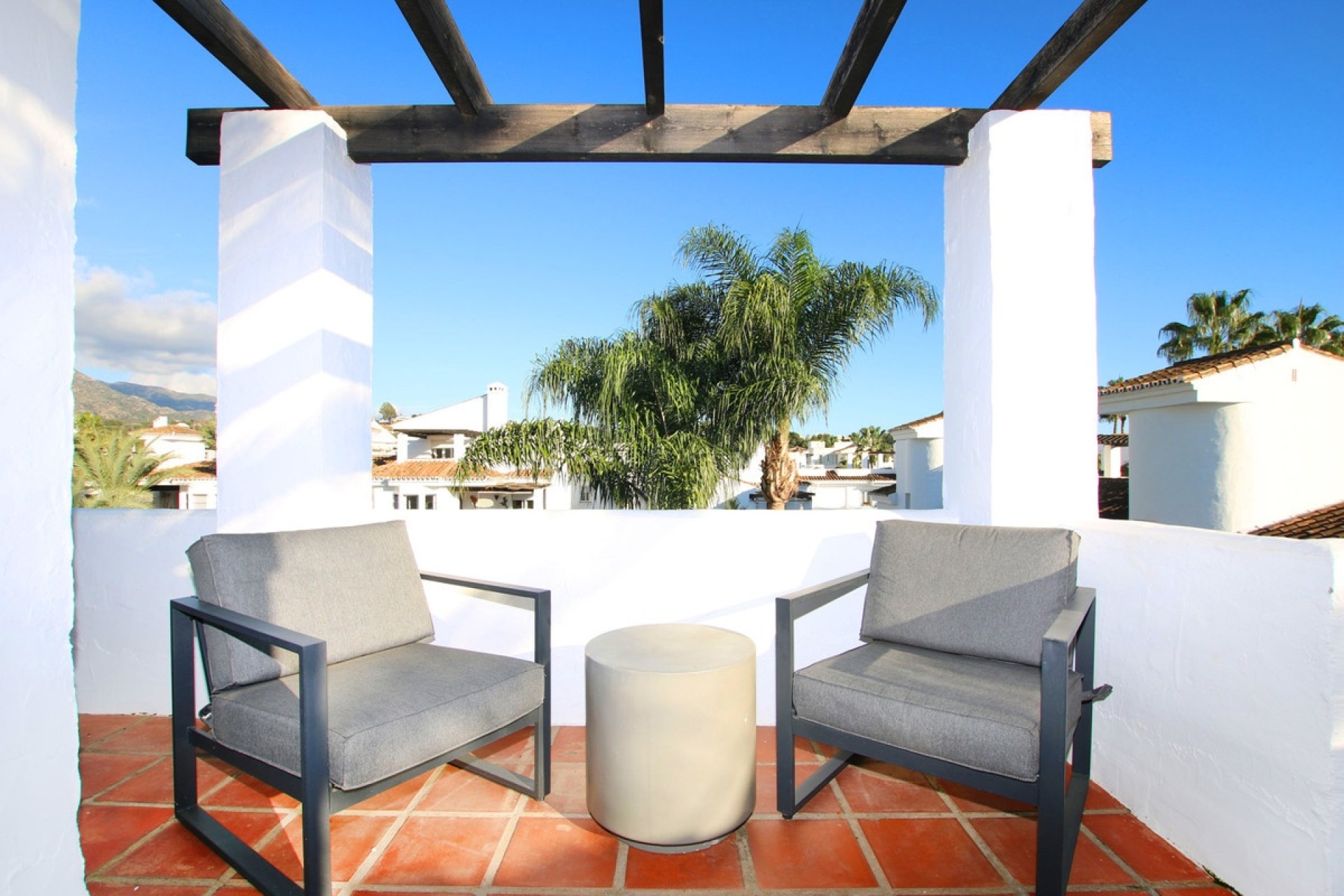 Rynek wtórny - apartment - Marbella - Nueva Andalucía