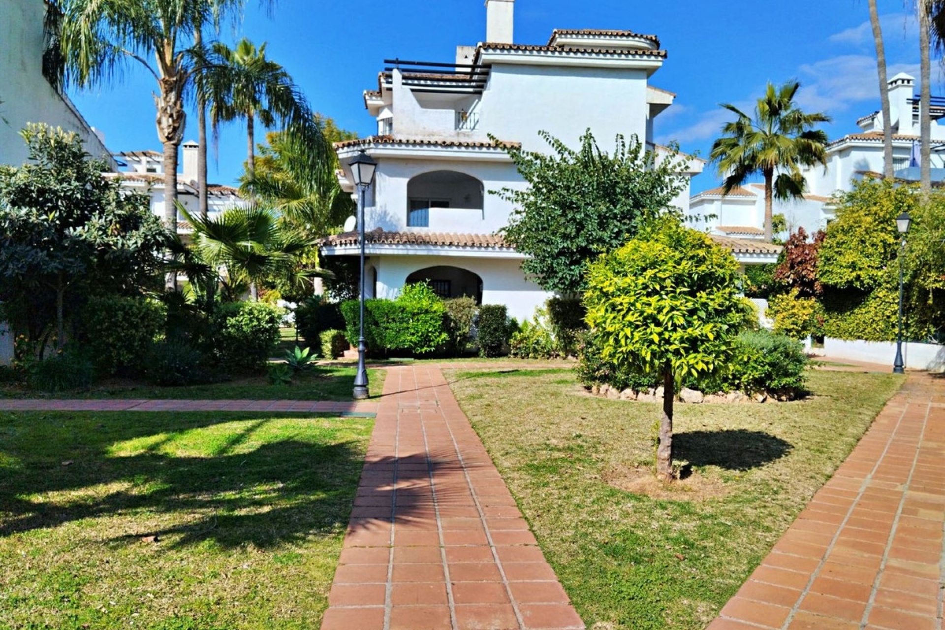 Rynek wtórny - apartment - Marbella - Nueva Andalucía