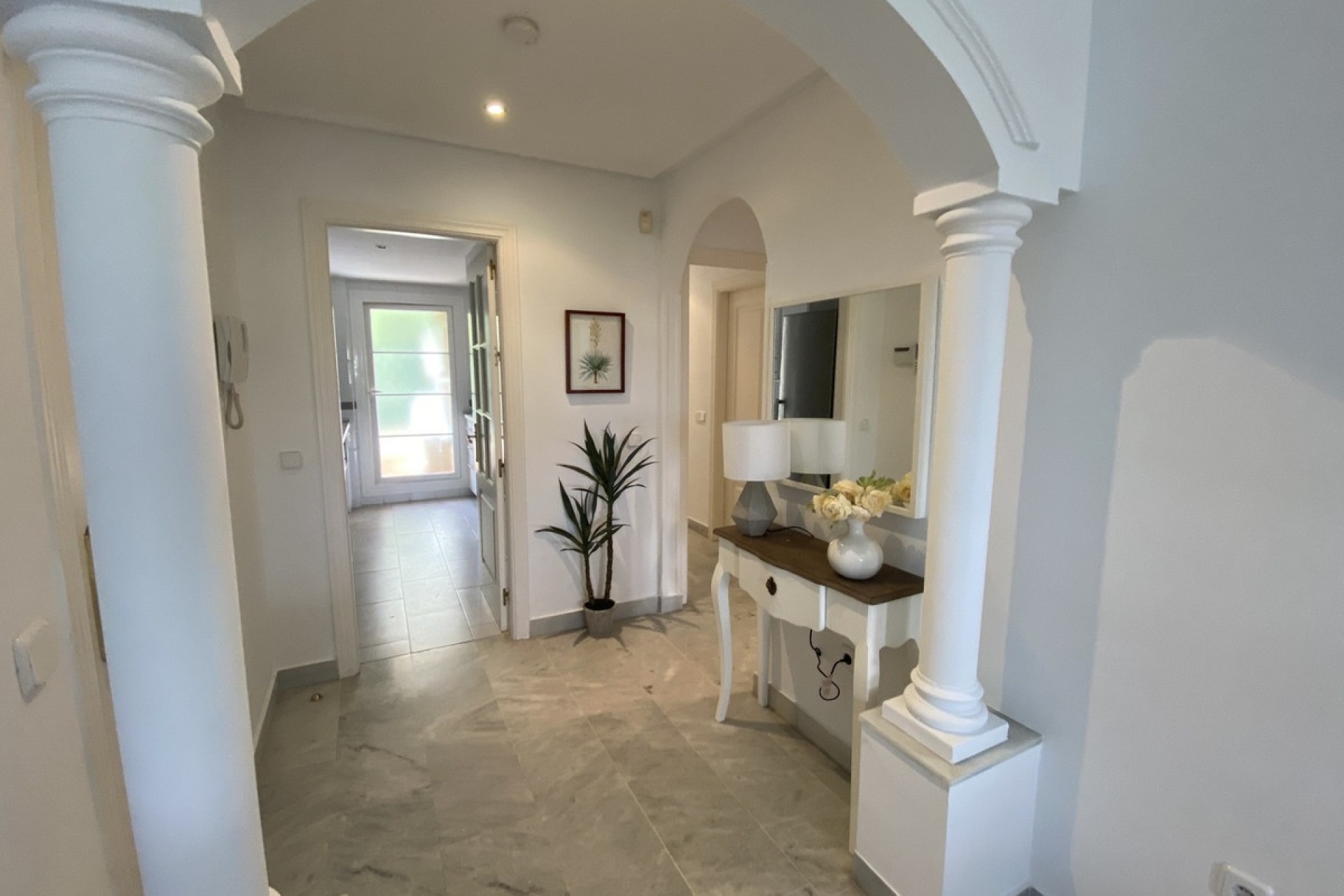 Rynek wtórny - apartment - Marbella - Nueva Andalucía