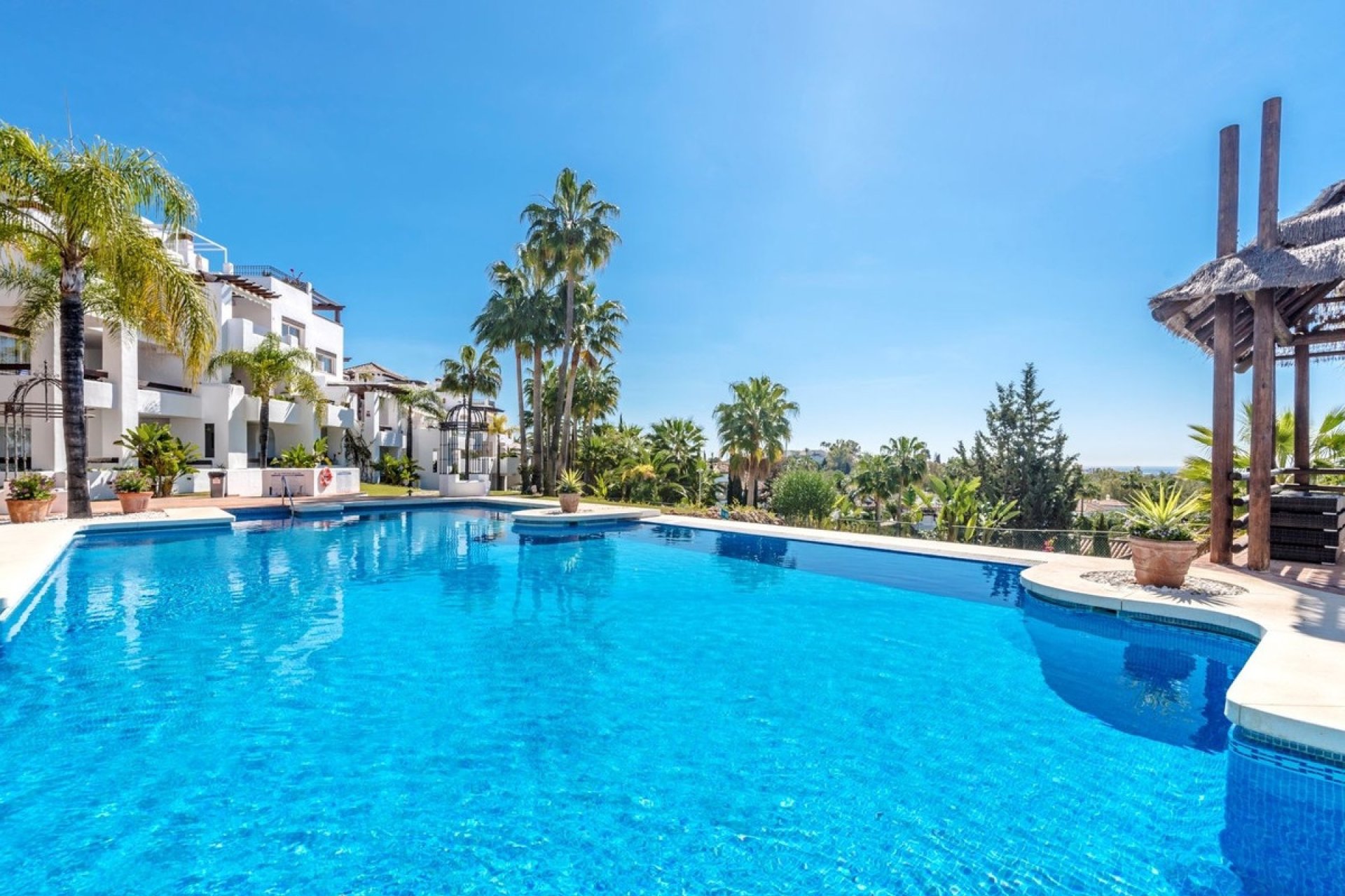 Rynek wtórny - apartment - Marbella - Nueva Andalucía