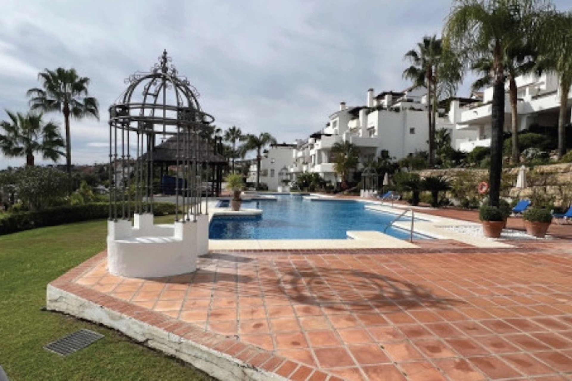 Rynek wtórny - apartment - Marbella - Nueva Andalucía