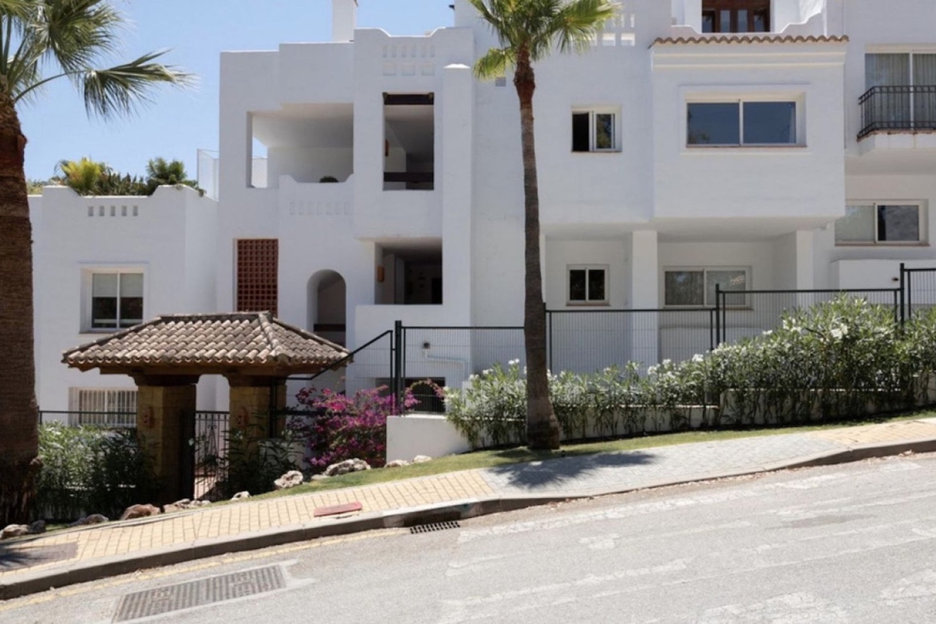 Rynek wtórny - apartment - Marbella - Nueva Andalucía