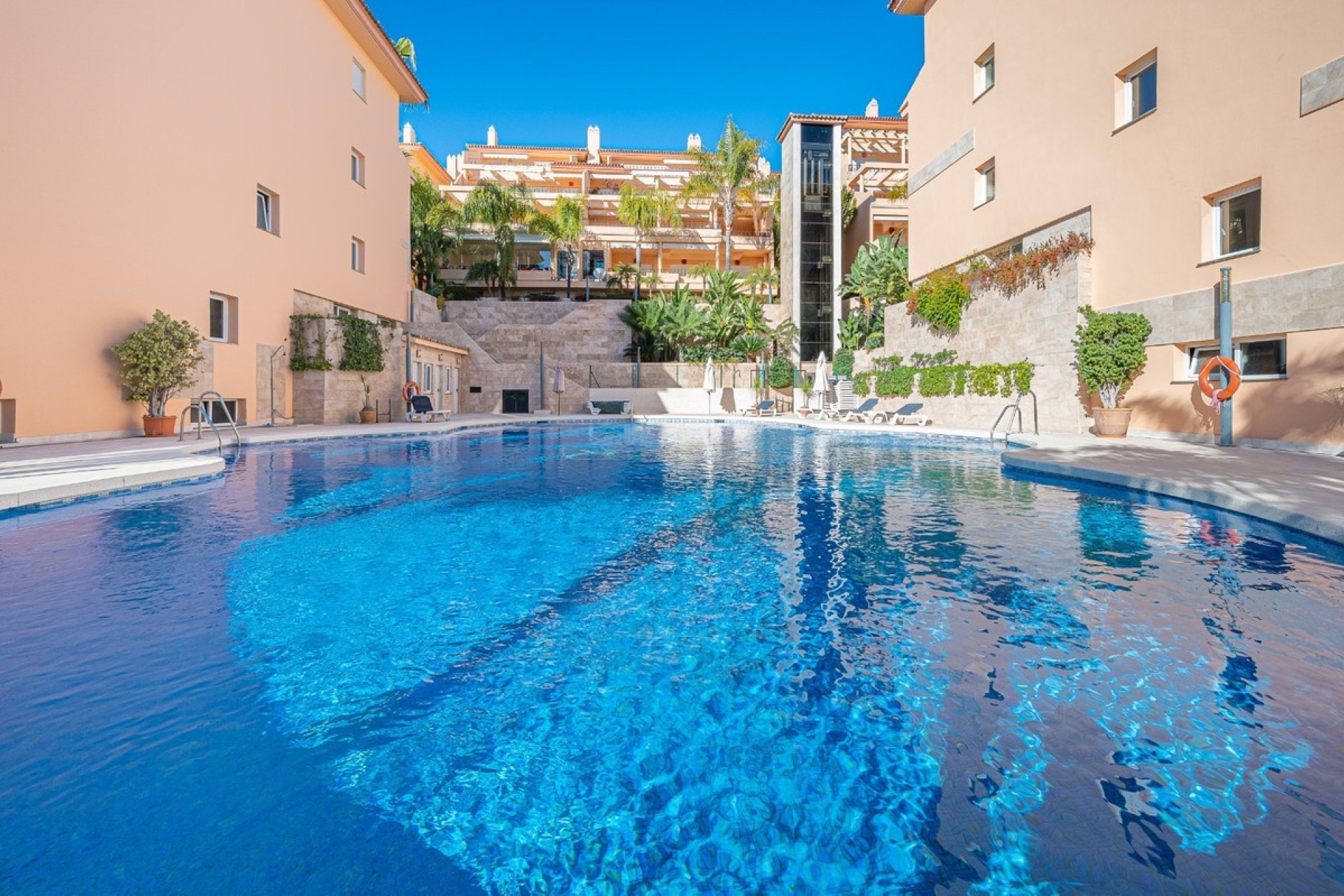 Rynek wtórny - apartment - Marbella - Nueva Andalucía
