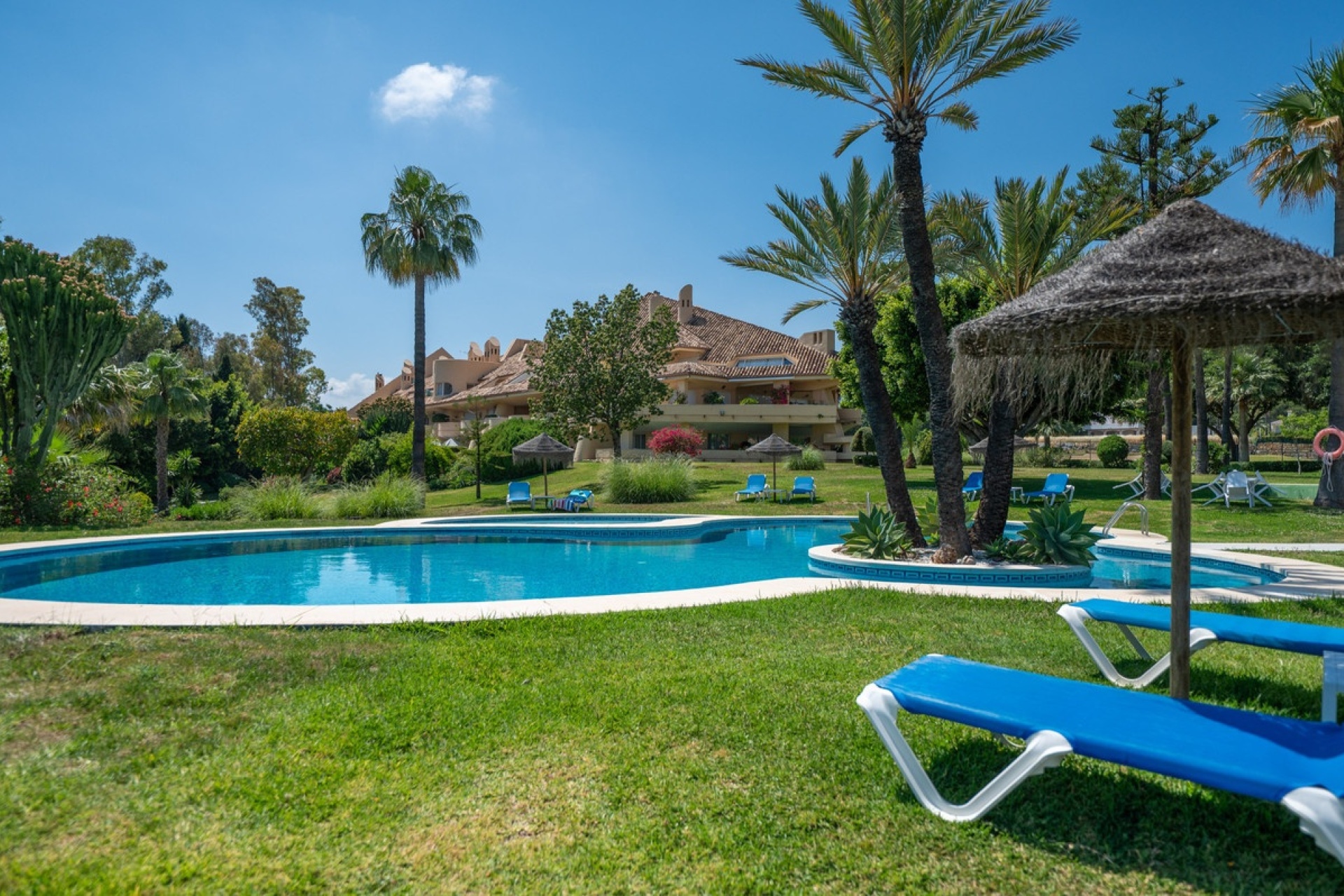 Rynek wtórny - apartment - Marbella - Nueva Andalucía