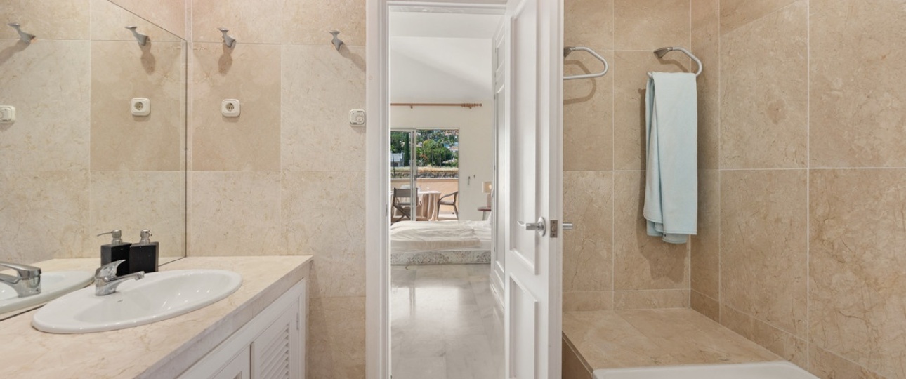 Rynek wtórny - apartment - Marbella - Nueva Andalucía