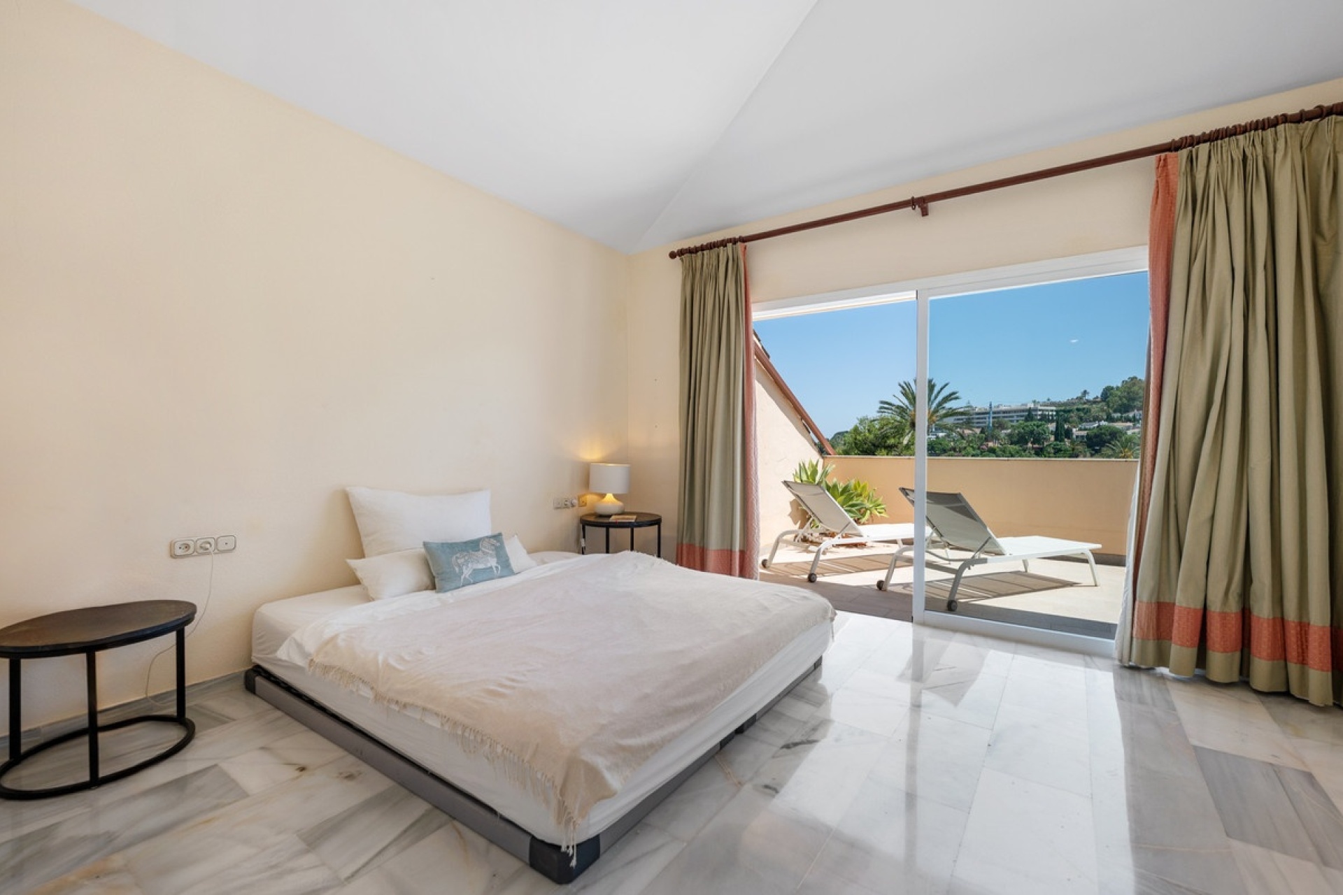 Rynek wtórny - apartment - Marbella - Nueva Andalucía