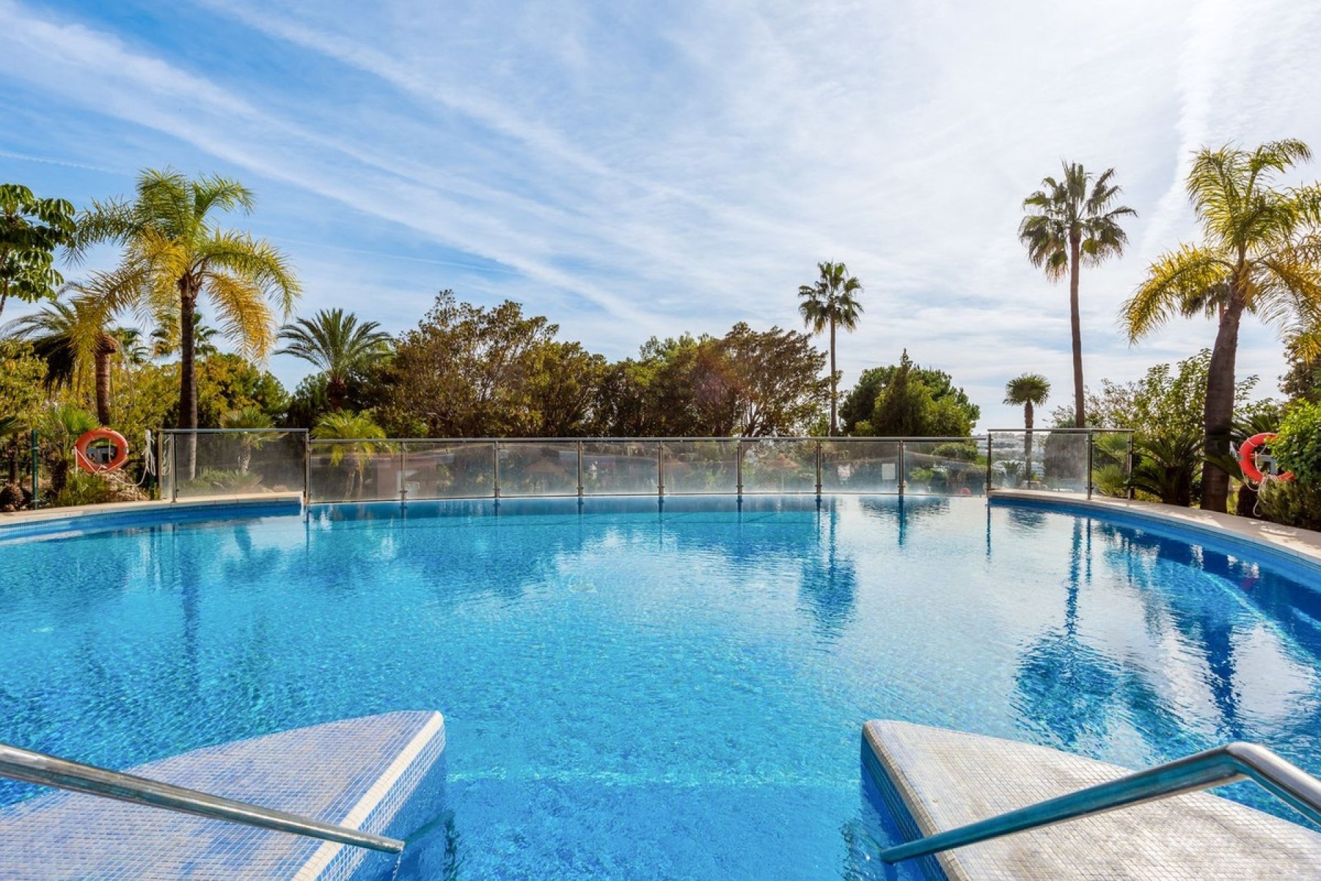 Rynek wtórny - apartment - Marbella - Nueva Andalucía