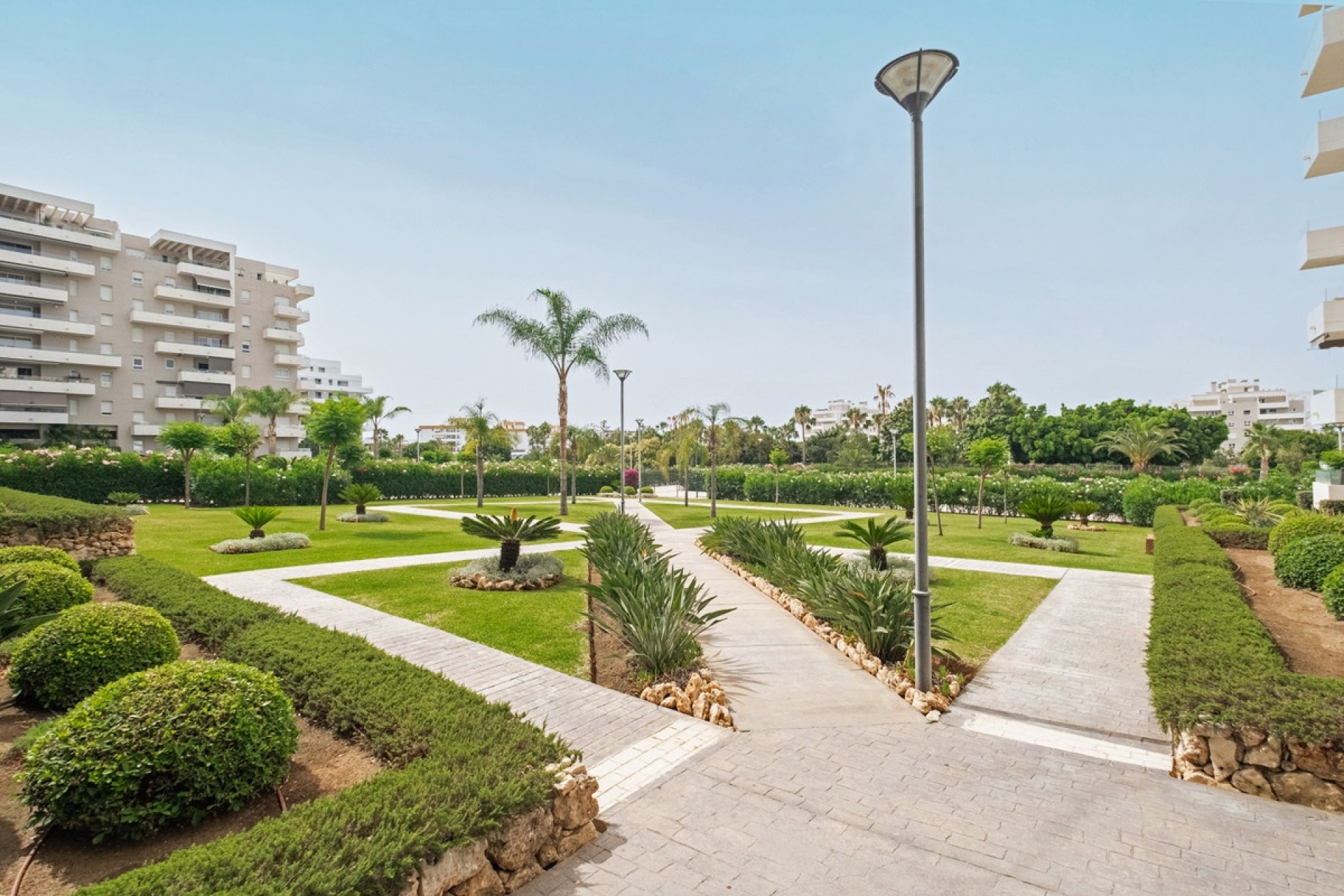 Rynek wtórny - apartment - Marbella - Nueva Andalucía