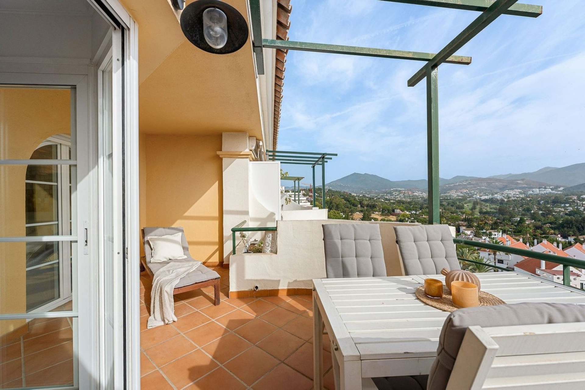 Rynek wtórny - apartment - Marbella - Nueva Andalucía