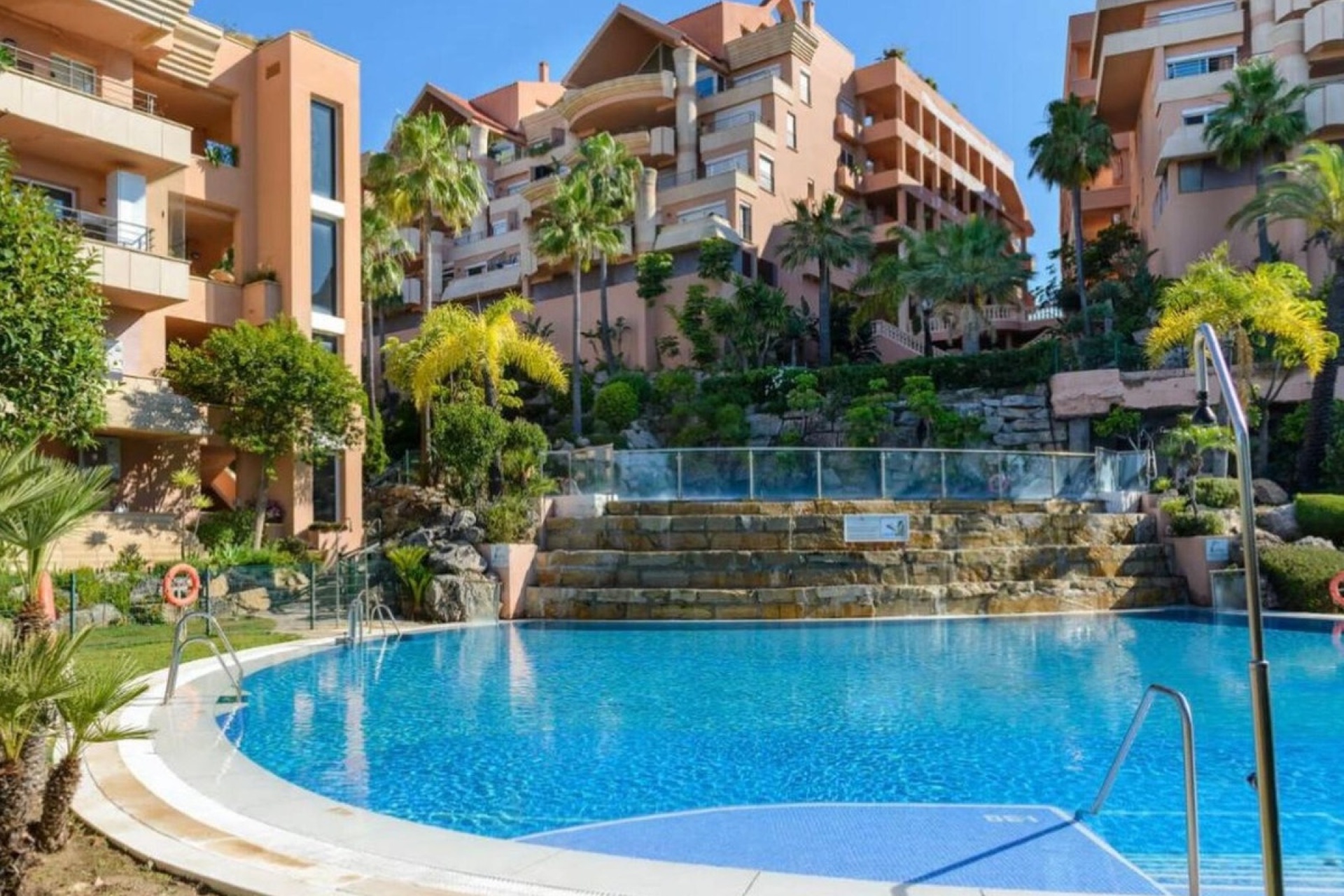 Rynek wtórny - apartment - Marbella - Nueva Andalucía