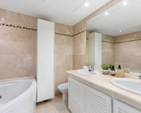 Rynek wtórny - apartment - Marbella - Nueva Andalucía
